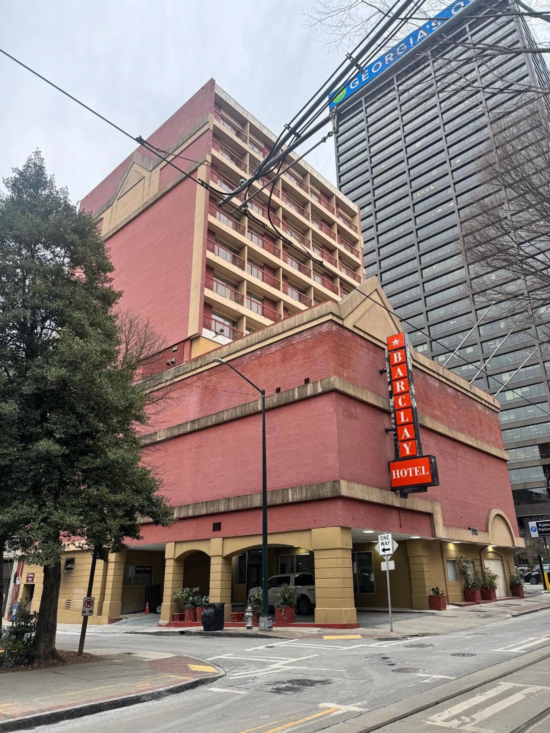 Property building in Barclay Hotel Atlanta Downtown