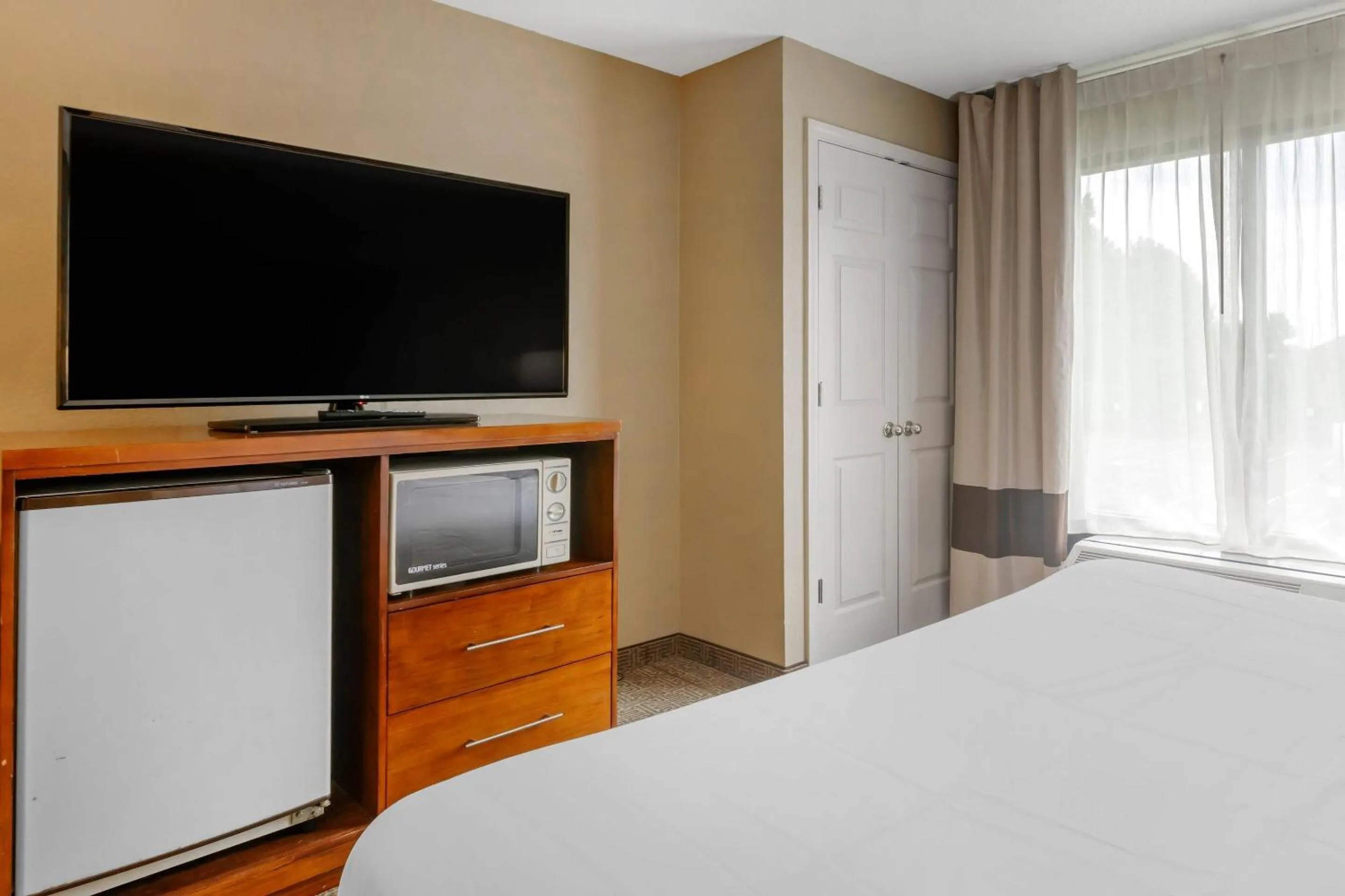Bedroom, Bed in Comfort Inn & Suites Peachtree Corners - Norcross