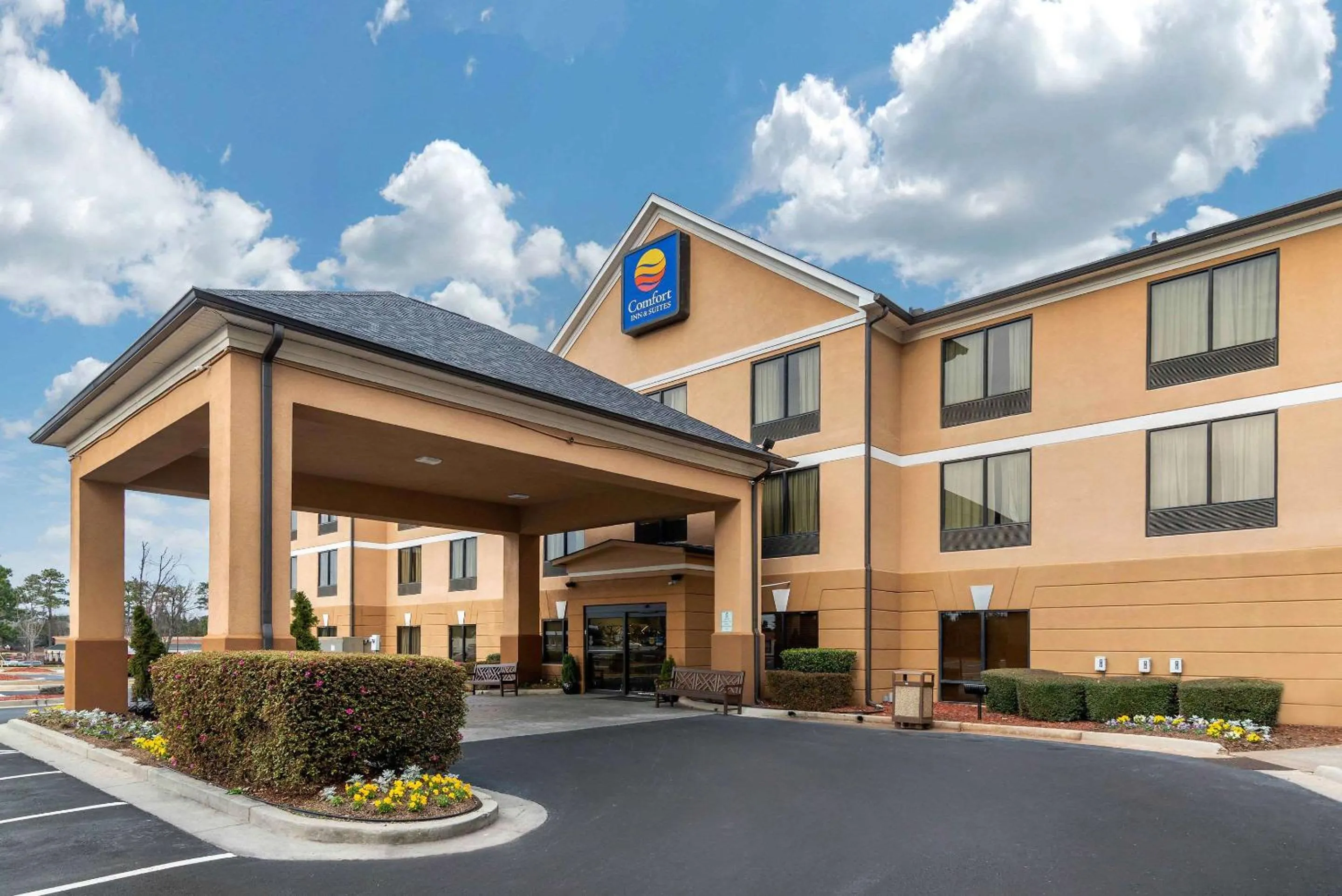 Property building in Comfort Inn & Suites Peachtree Corners