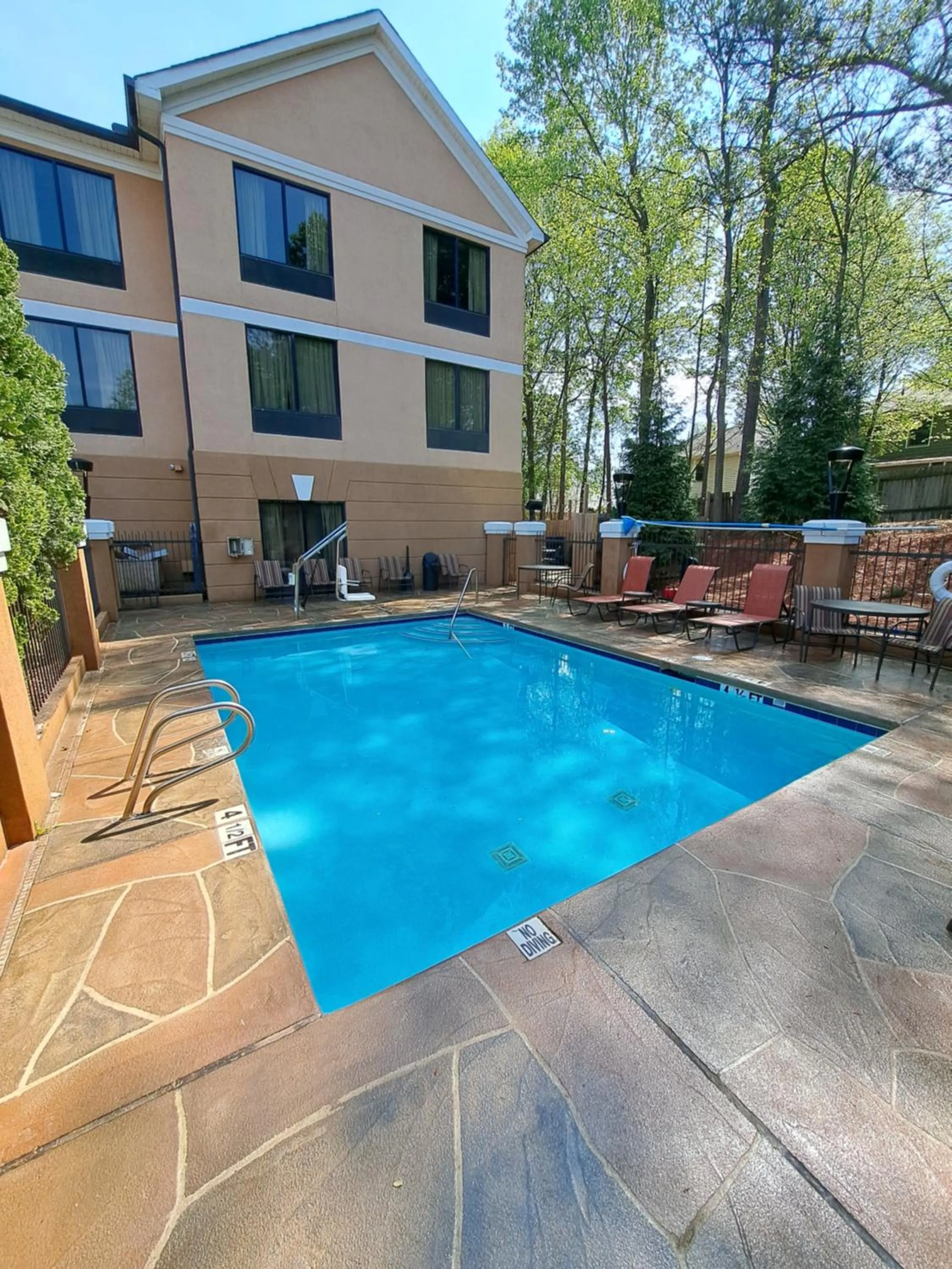 Swimming pool in Comfort Inn & Suites Peachtree Corners