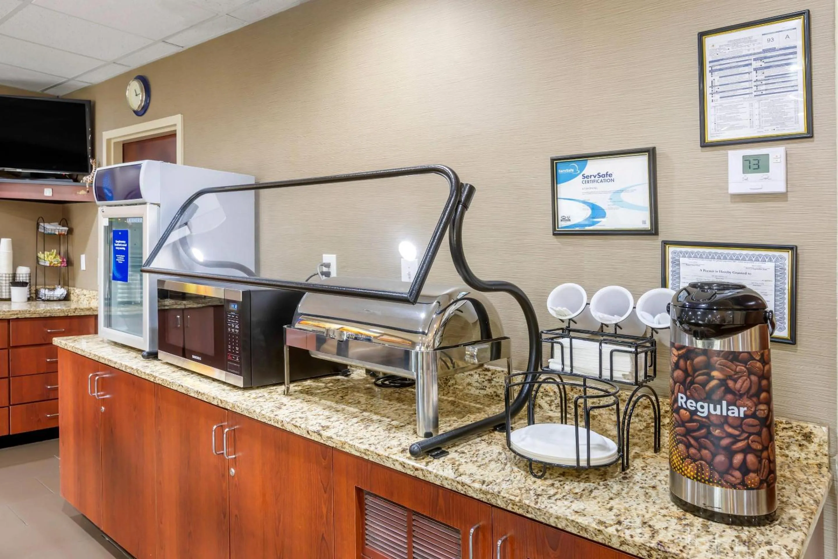 Breakfast in Comfort Inn & Suites Peachtree Corners - Norcross
