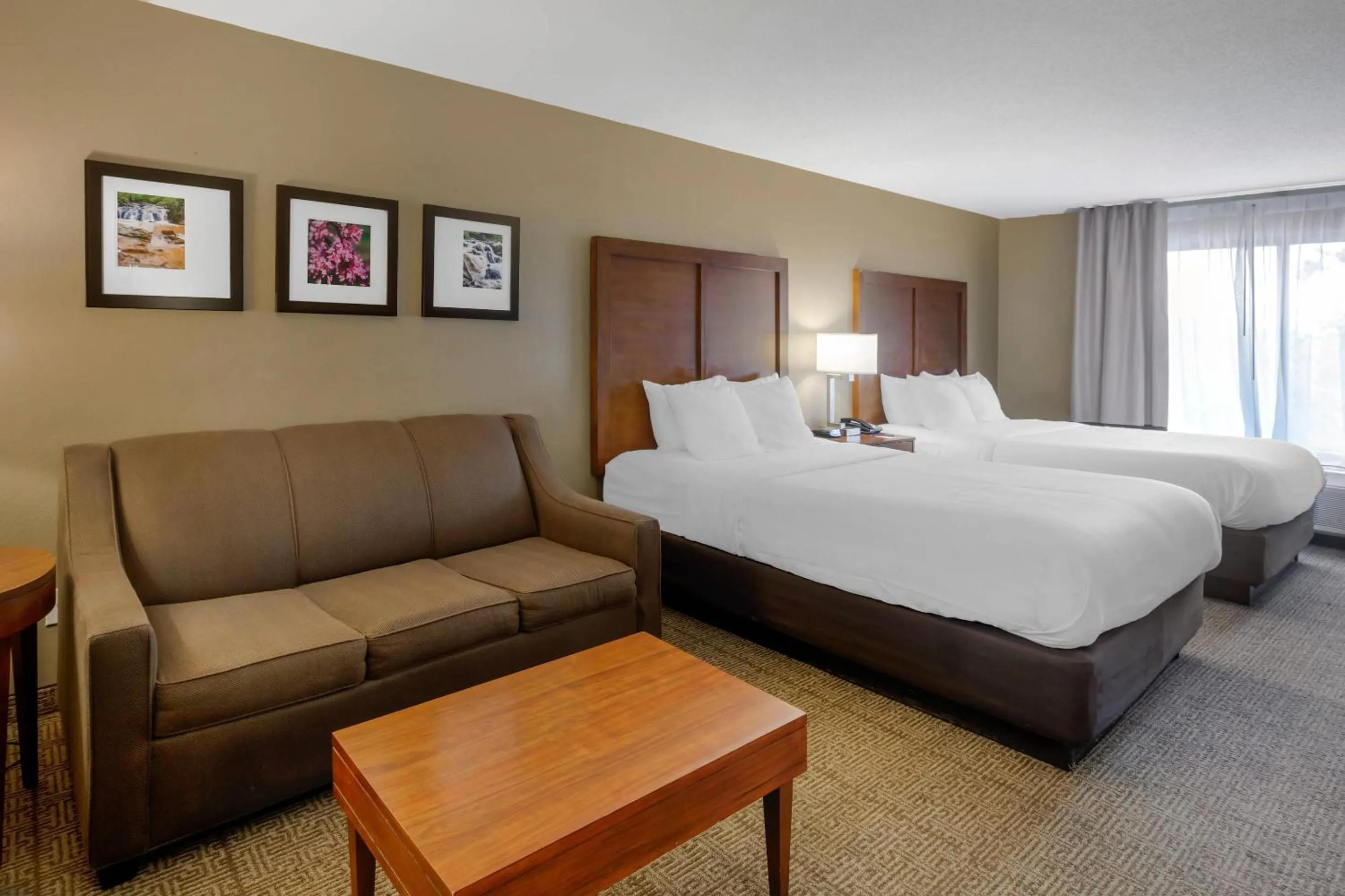 Bedroom, Bed in Comfort Inn & Suites Peachtree Corners - Norcross