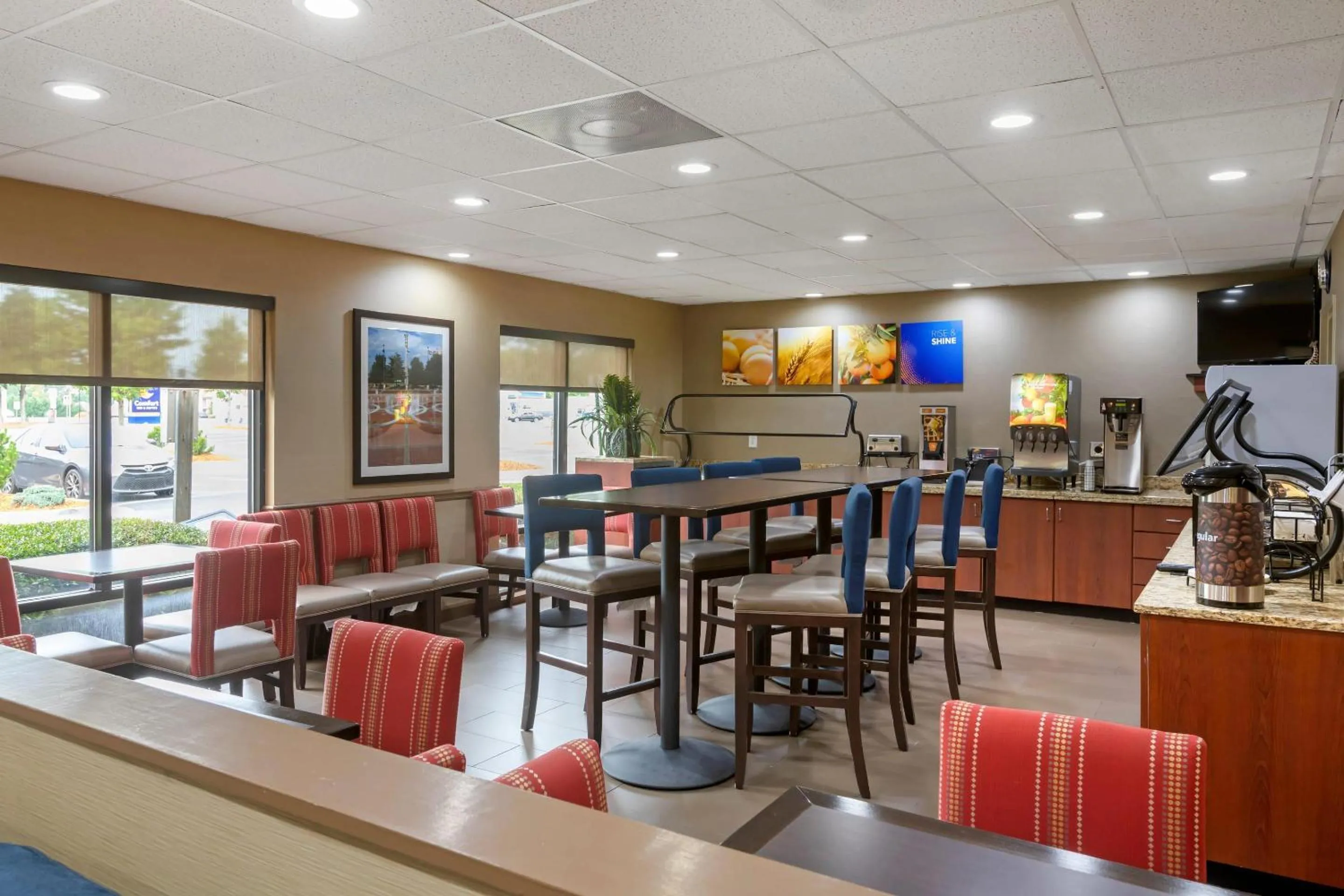 Breakfast in Comfort Inn & Suites Peachtree Corners - Norcross