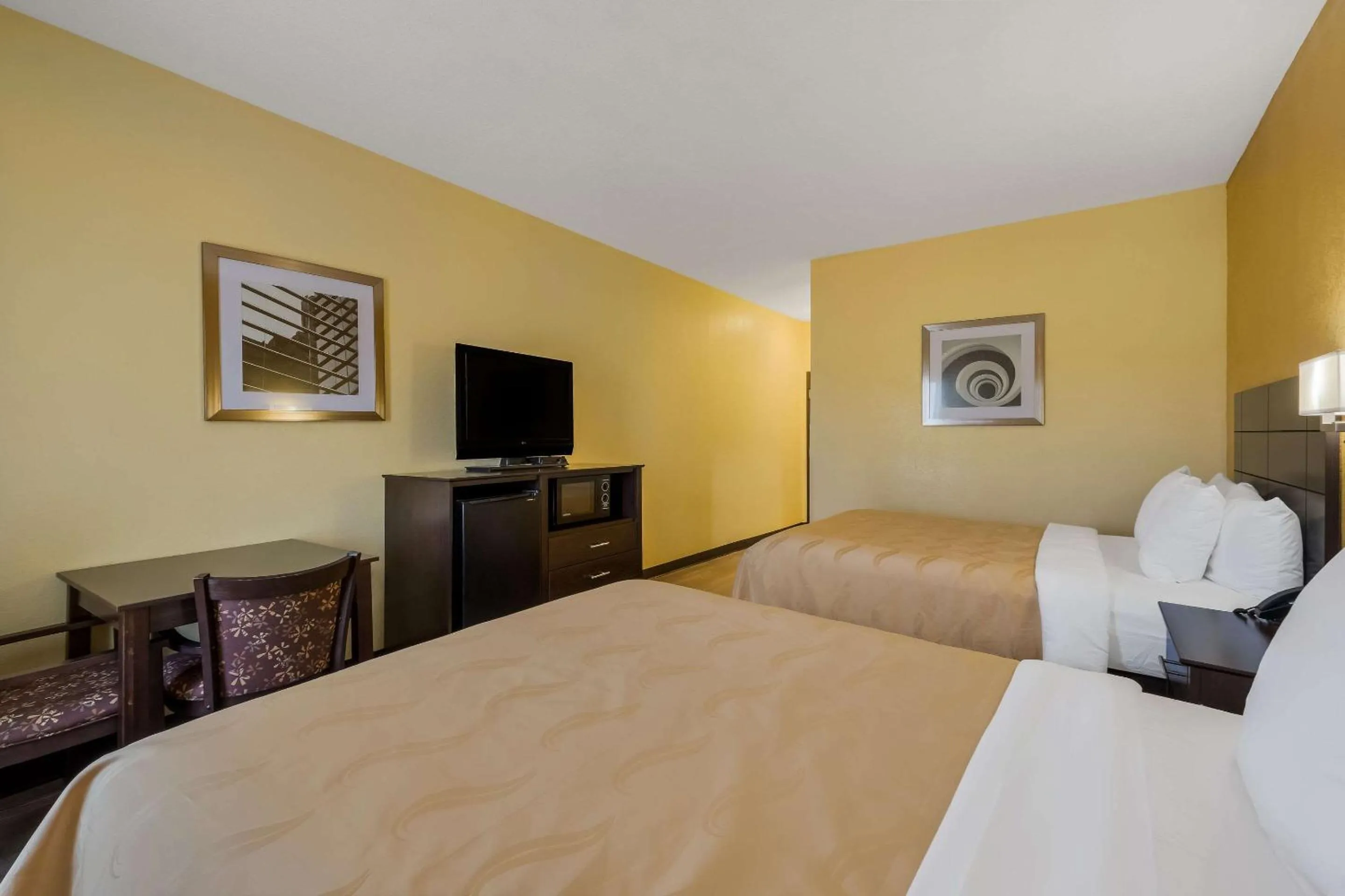 Bedroom, Bed in Quality Inn Jefferson at I-85