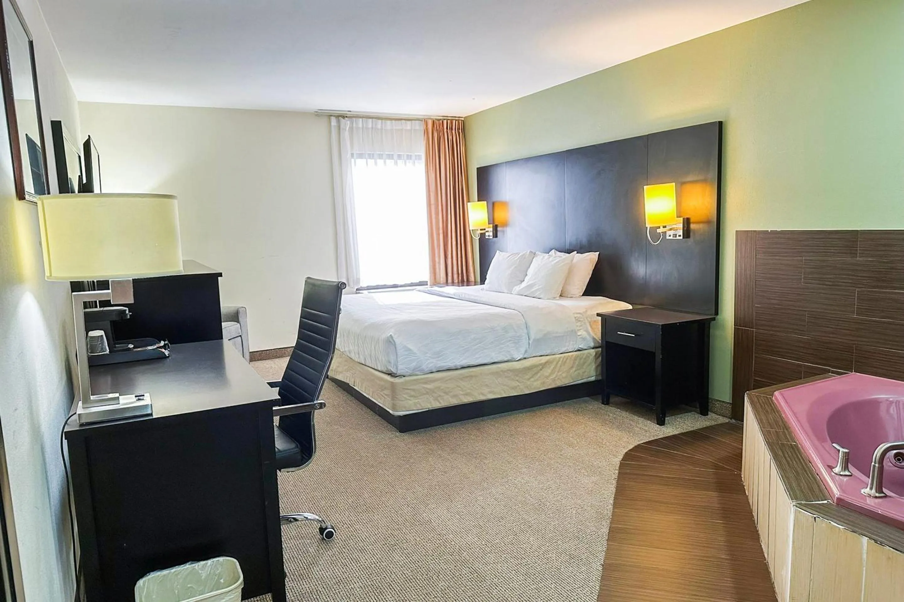 Bedroom, Bed in OYO Hotel Rome West GA