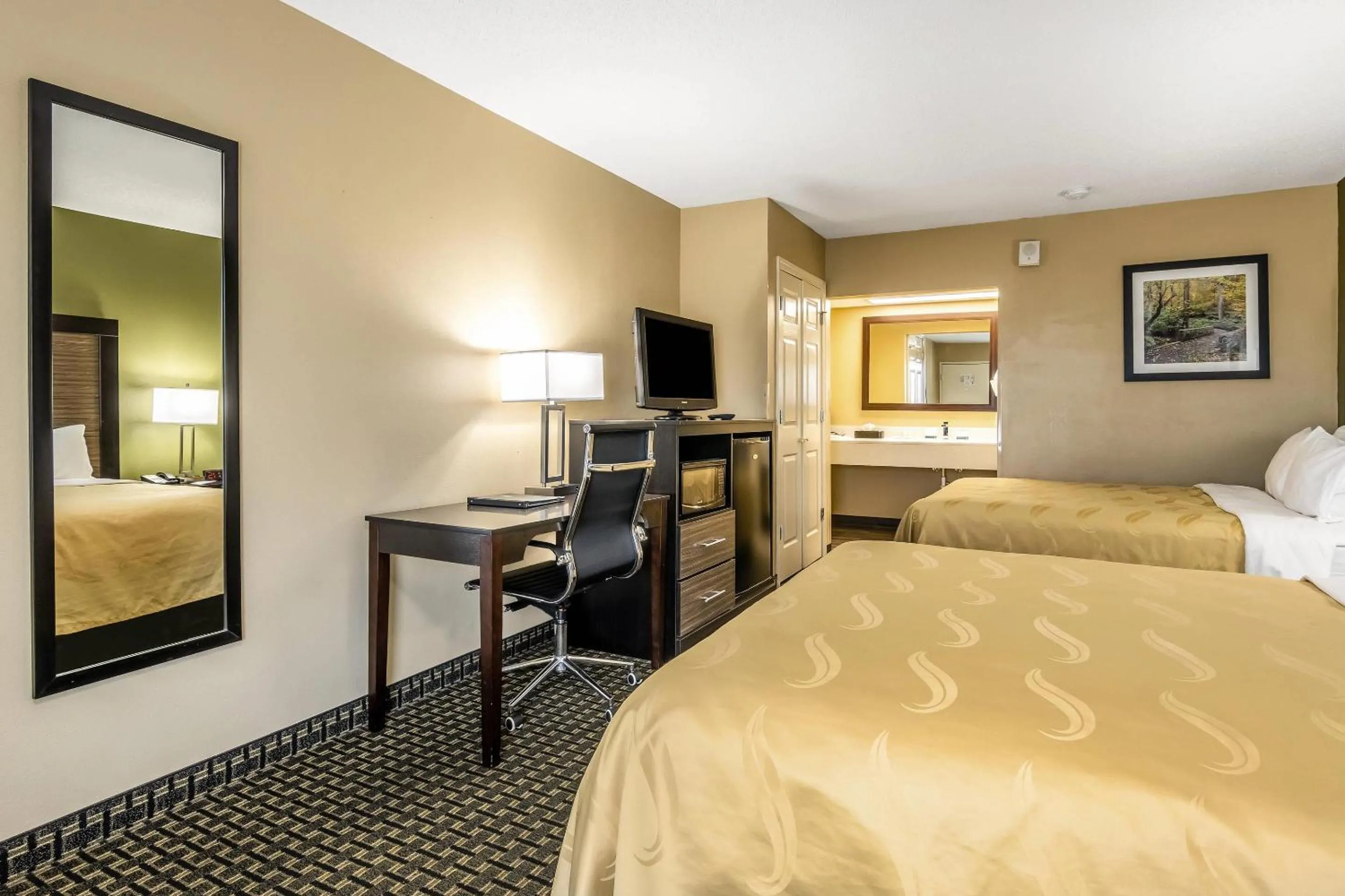 Bedroom, Bed in Quality Inn Perry - National Fairgrounds Area