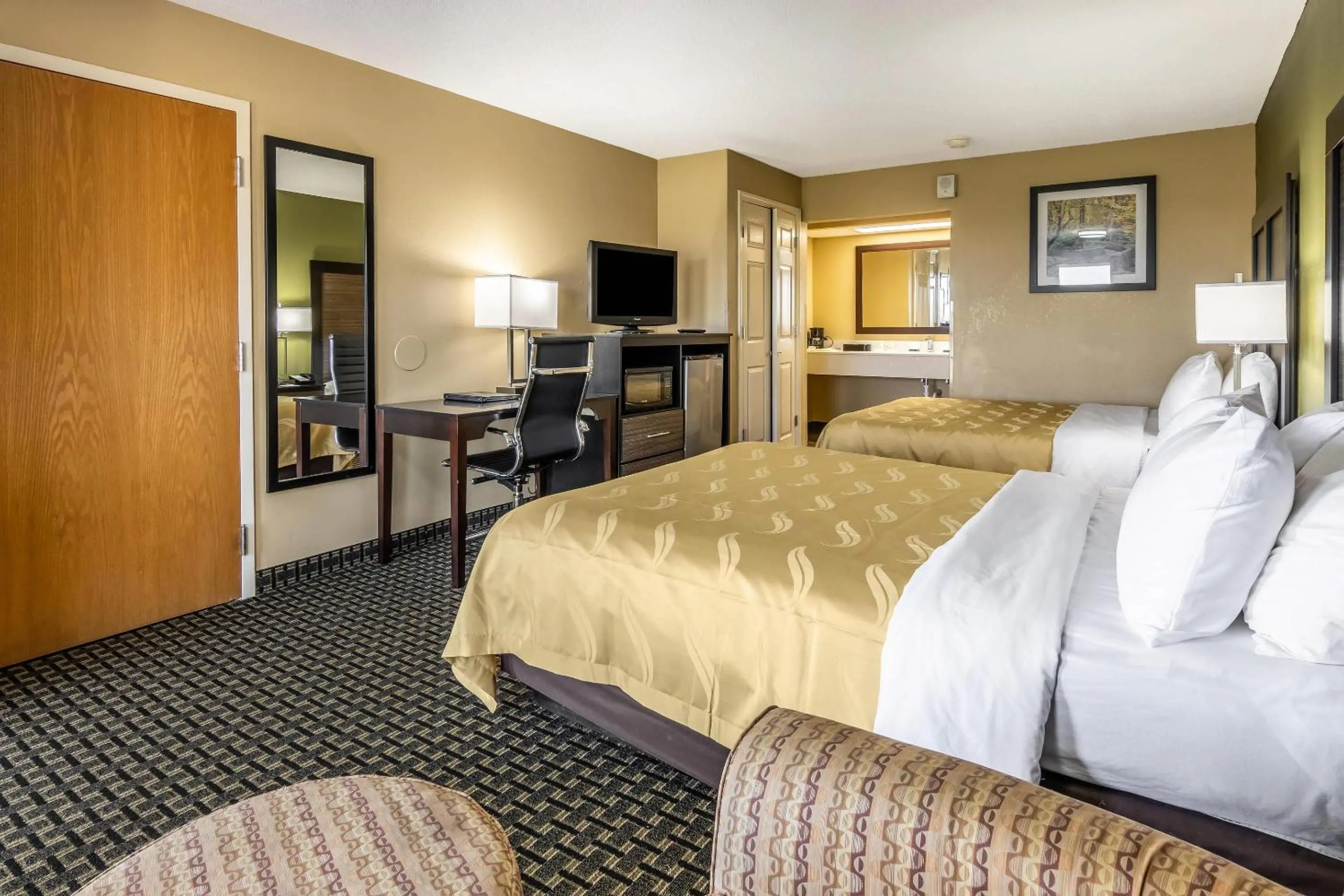 Bedroom, Bed in Quality Inn Perry - National Fairgrounds Area