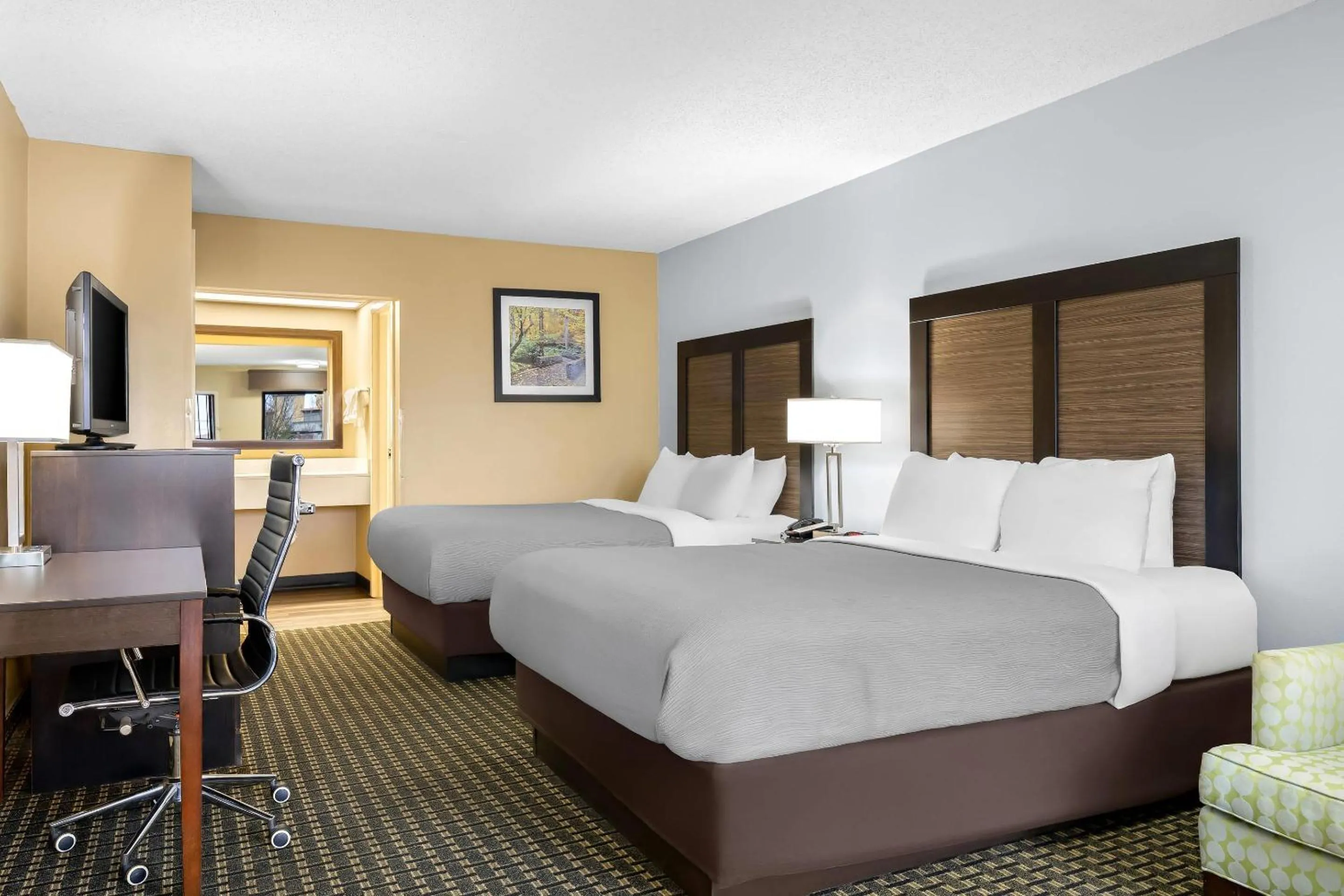 Bedroom, Bed in Quality Inn Perry - National Fairgrounds Area