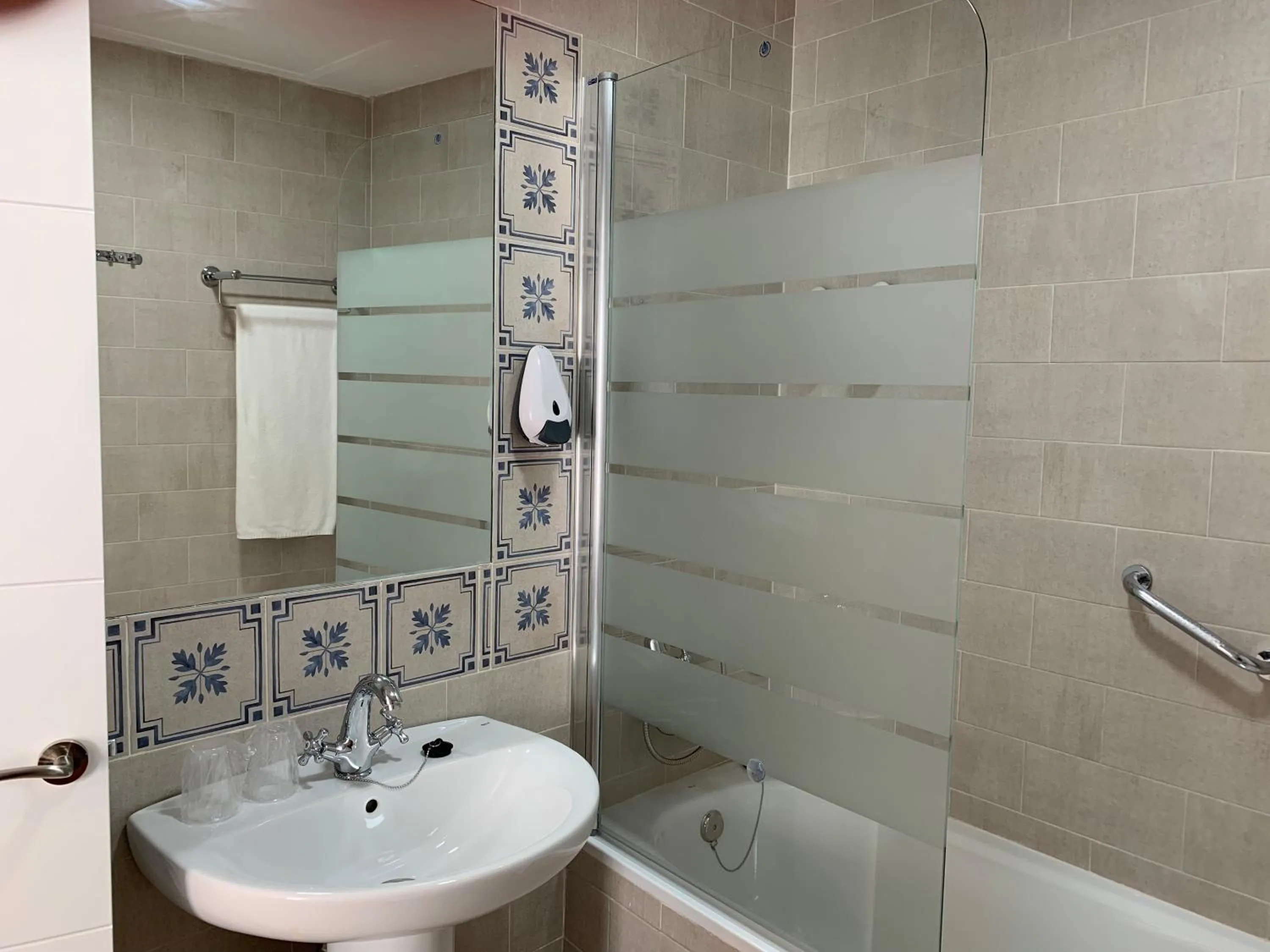 Bathroom in Belmonte Rooms