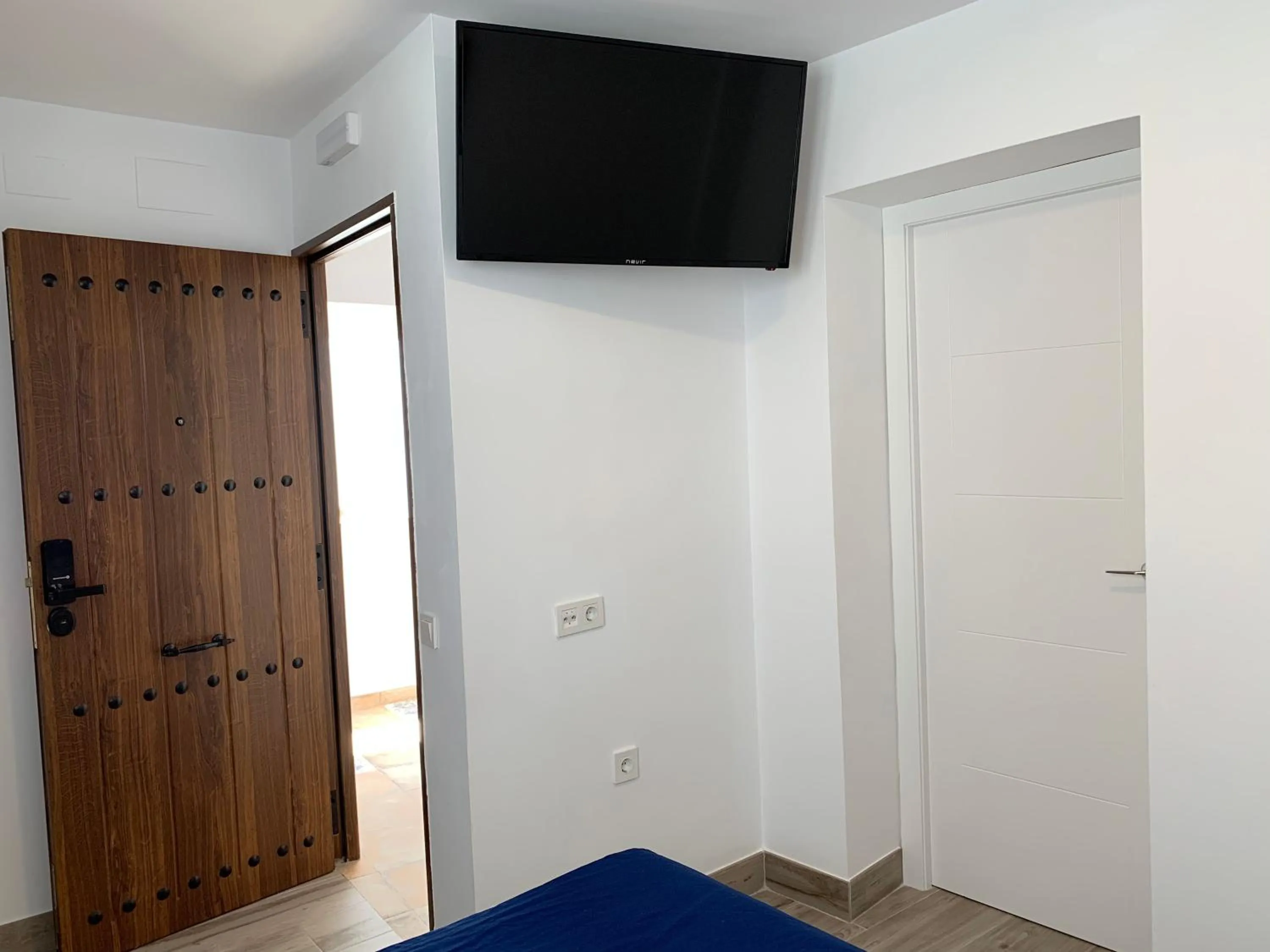 Decorative detail, Bed in Belmonte Rooms