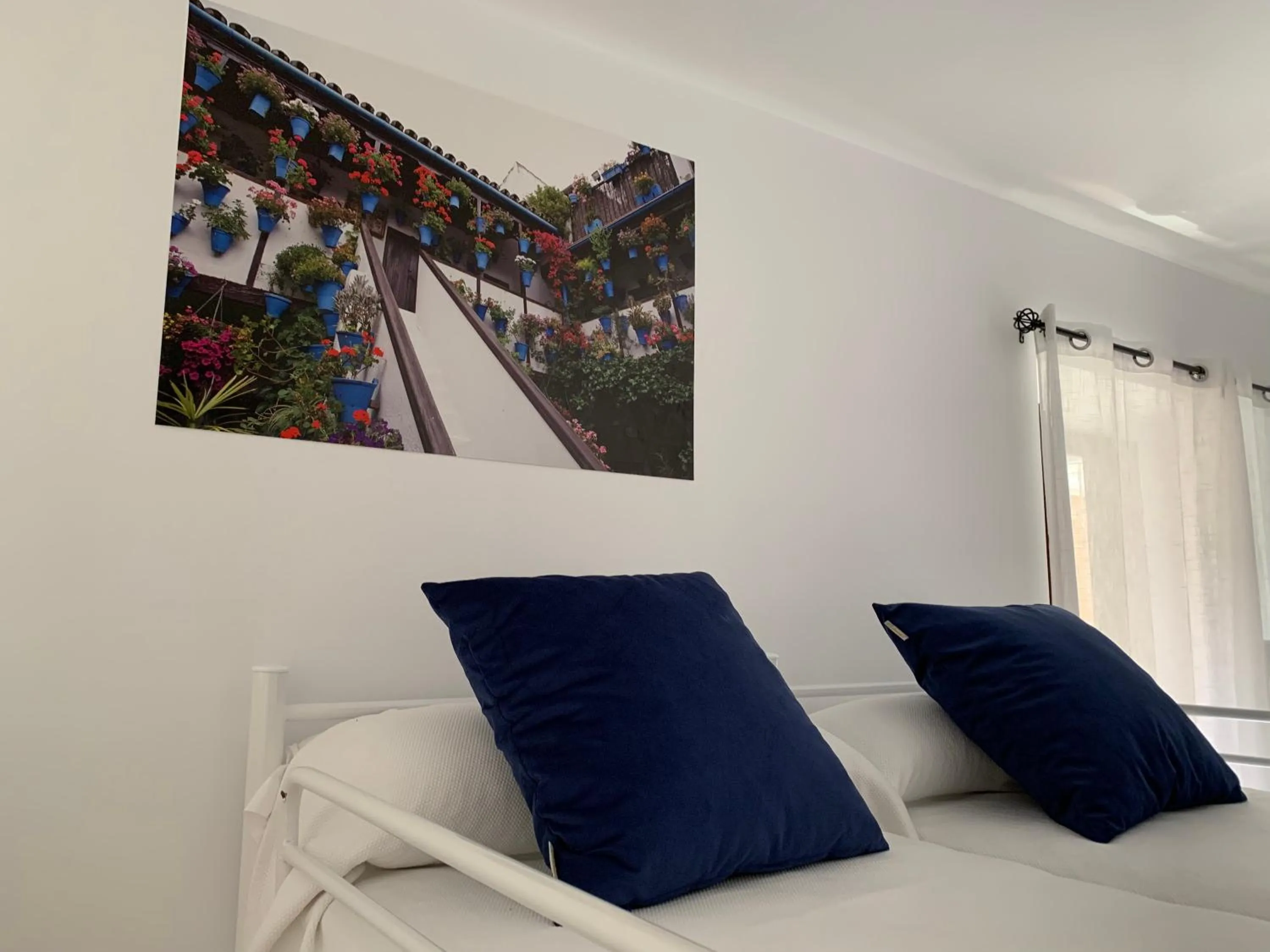 Decorative detail, Bed in Belmonte Rooms