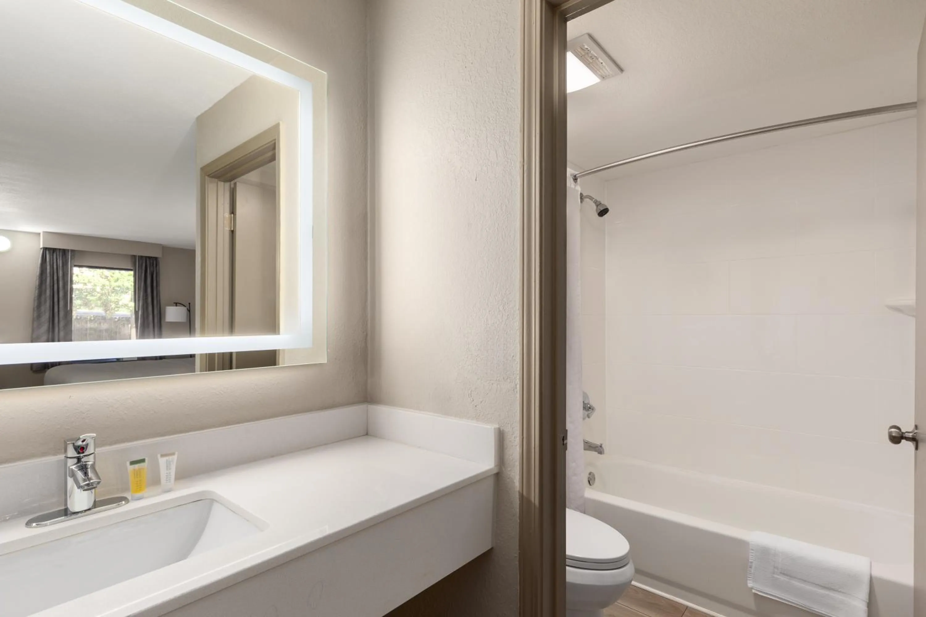 Shower in Days Inn by Wyndham Helen