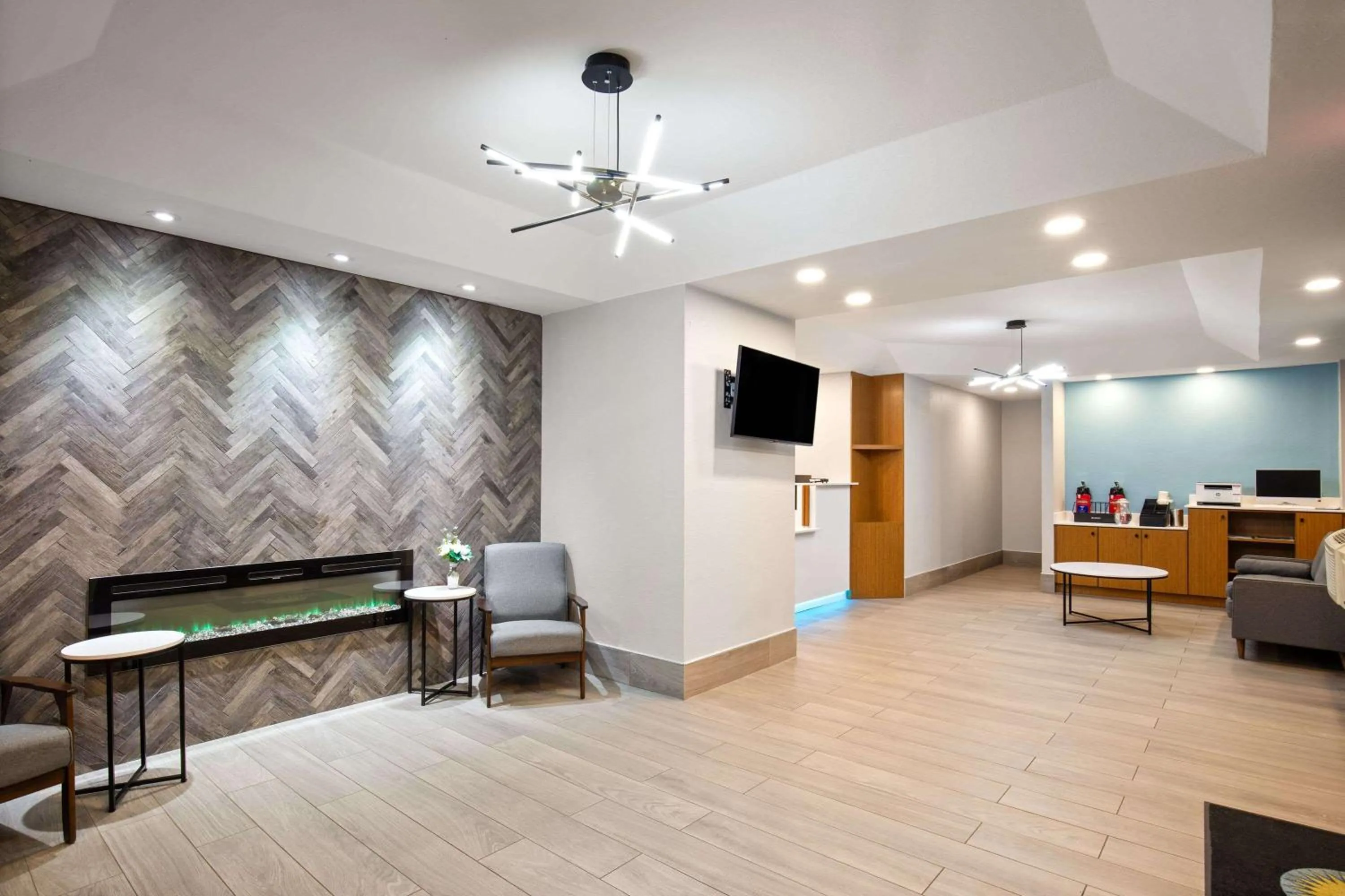 Lobby or reception in Days Inn by Wyndham Helen