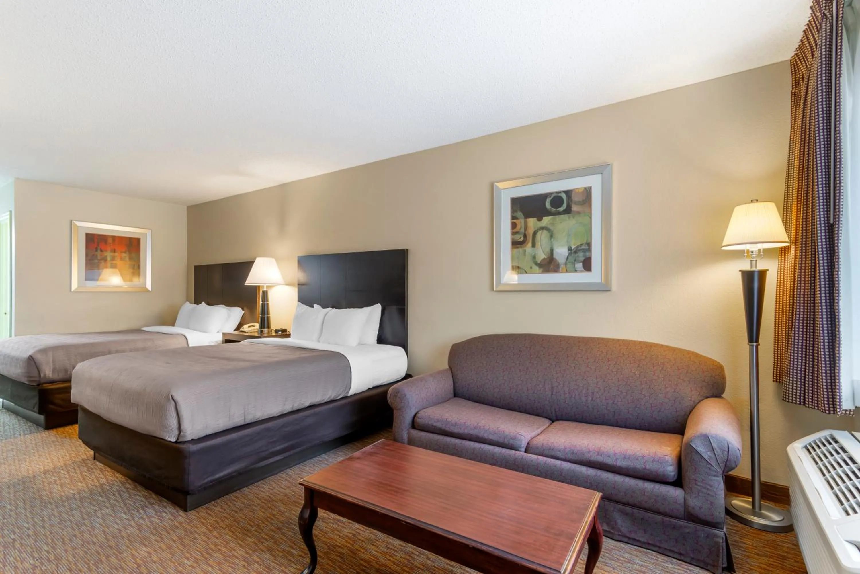 Bed in Quality Inn Cordele