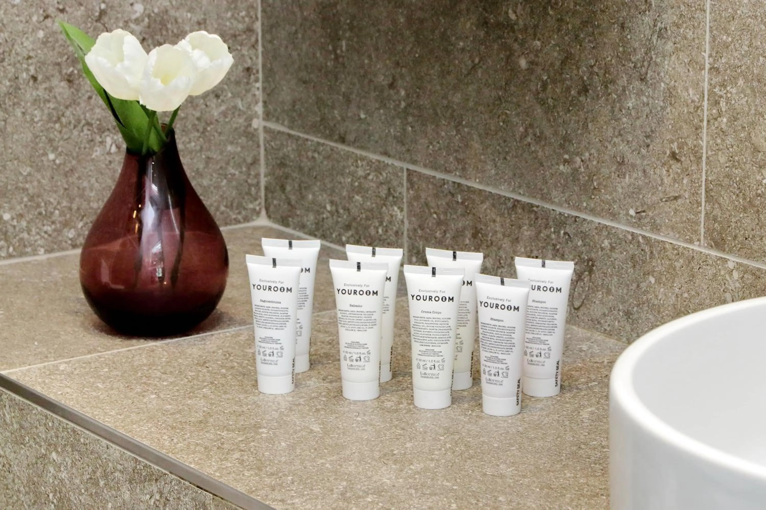 Bathroom in Youroom Carrozze