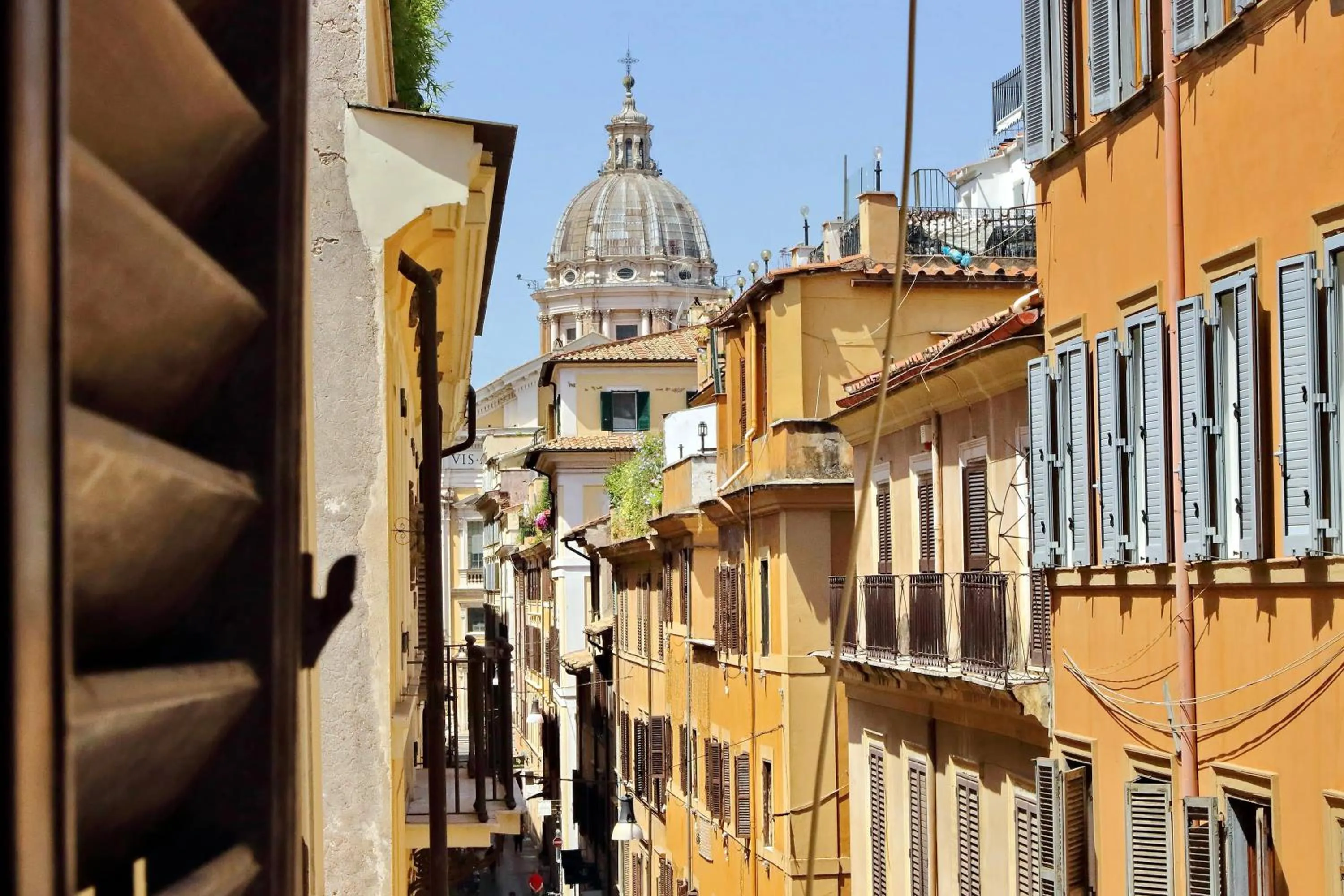 Property building in Youroom Carrozze