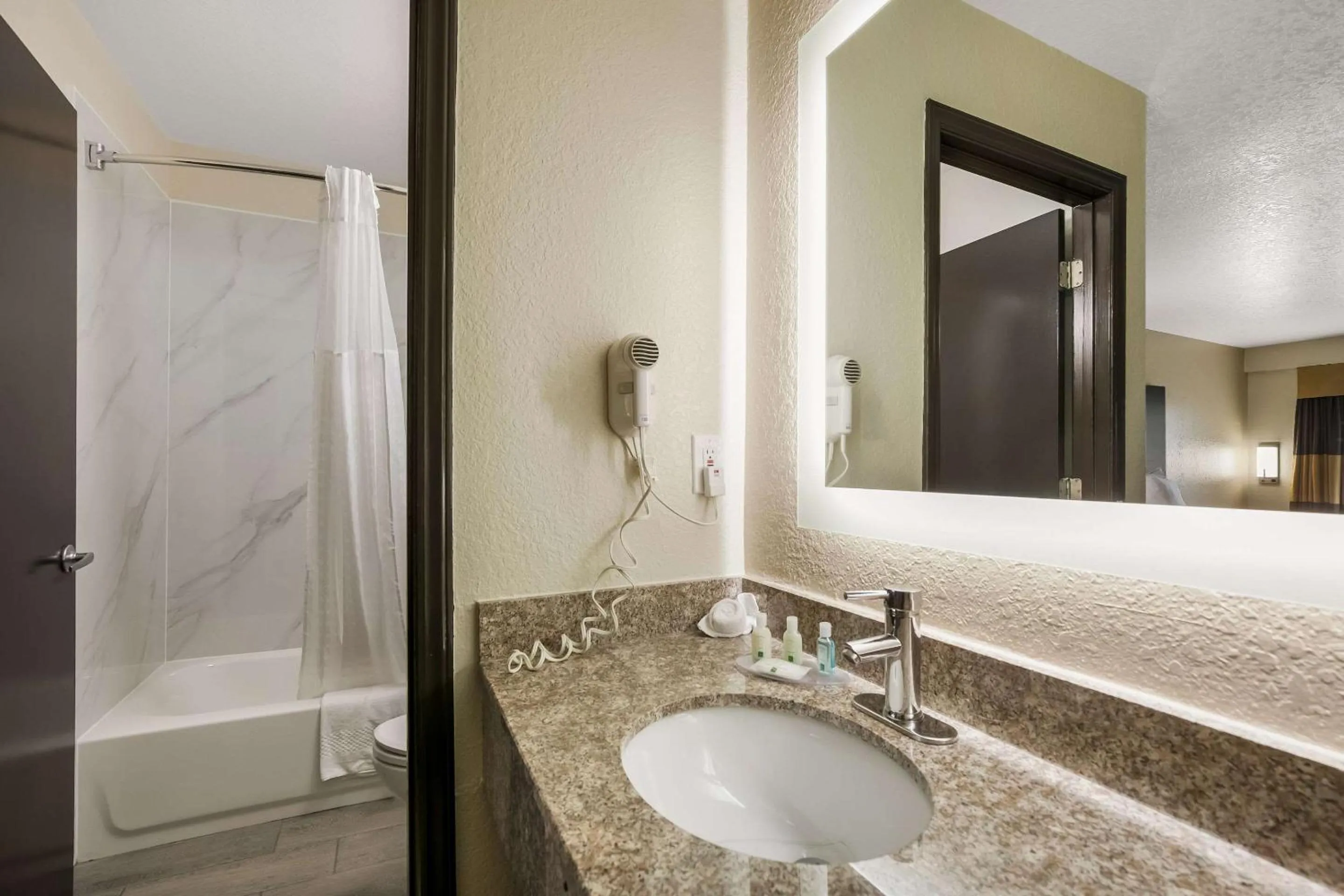 Bedroom in Quality Inn Commerce at I-85