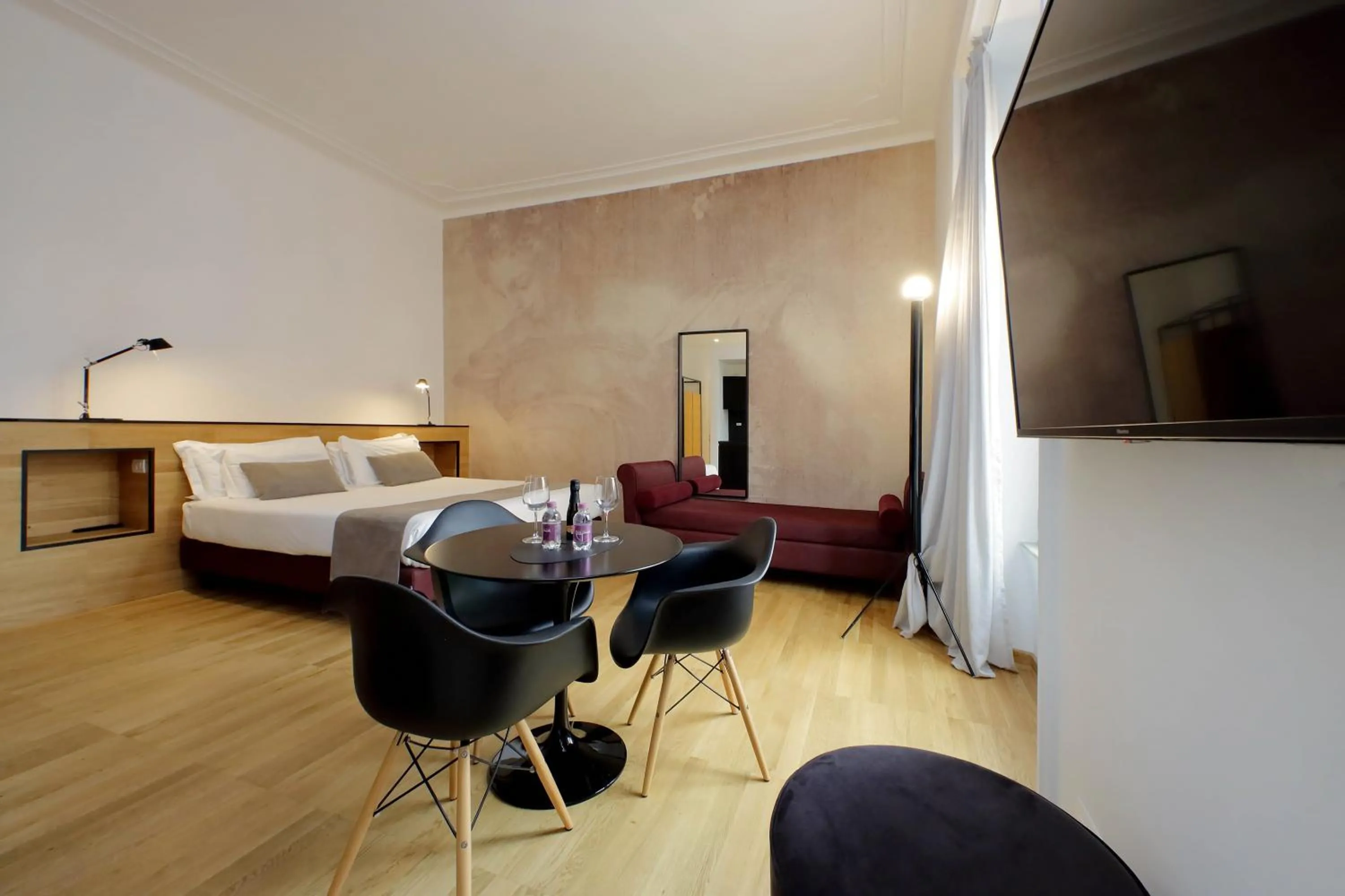 Deluxe King Room in Youroom Abruzzi