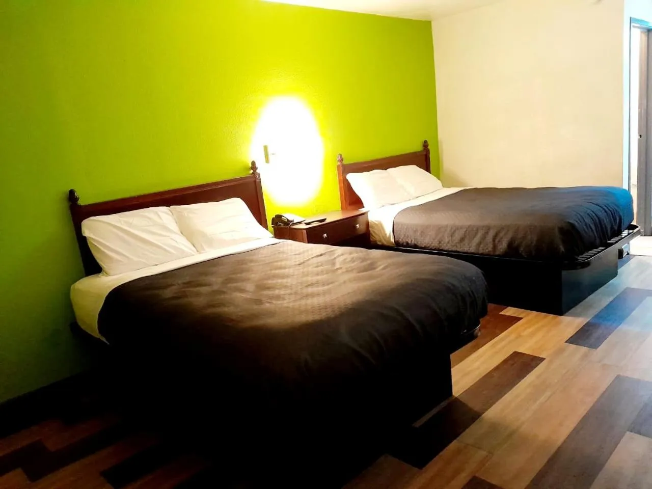 Bed in Budgetel Inn and Suites- FORT GORDON