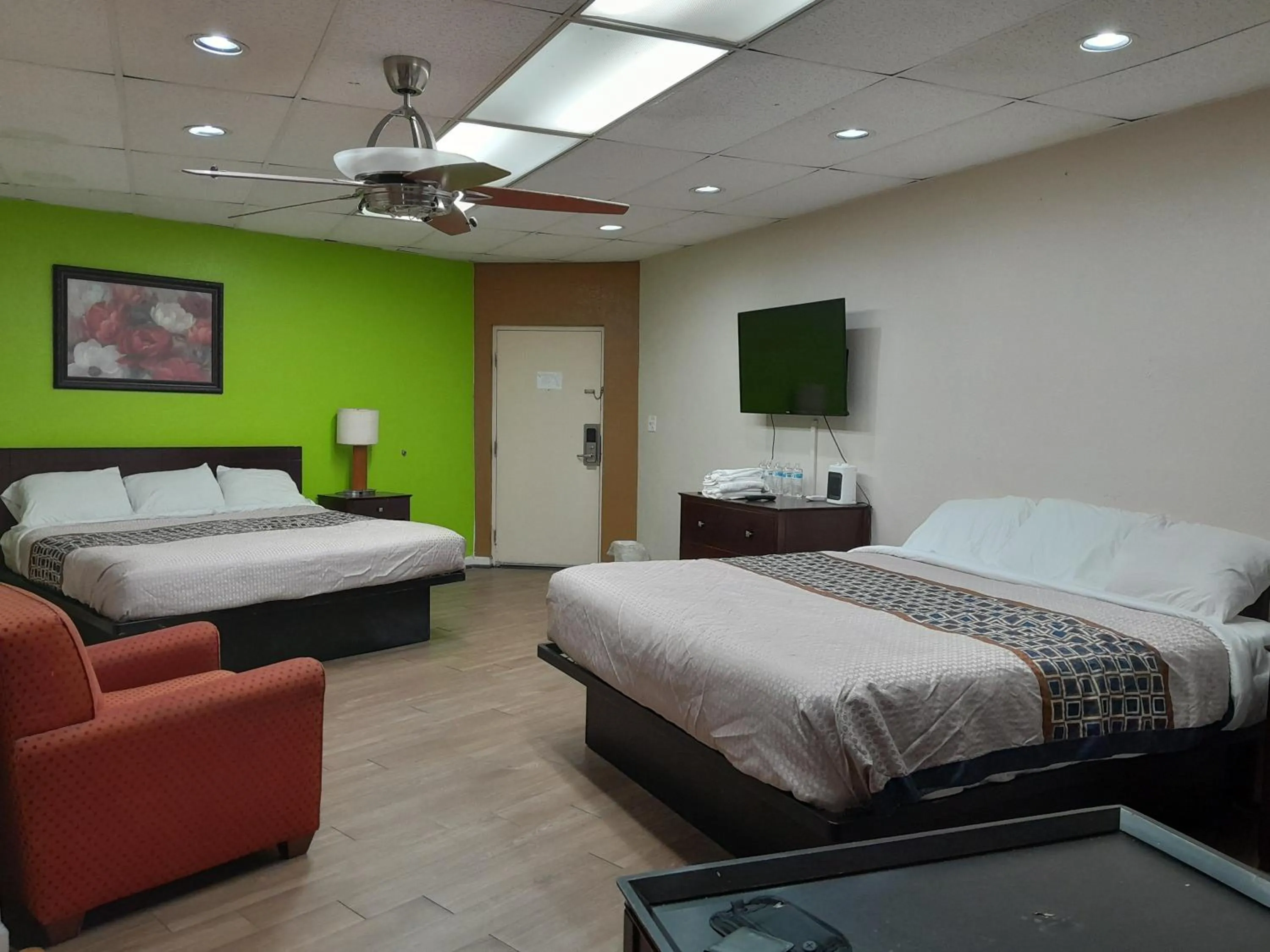 Photo of the whole room, Bed in Budgetel Inn and Suites- FORT GORDON