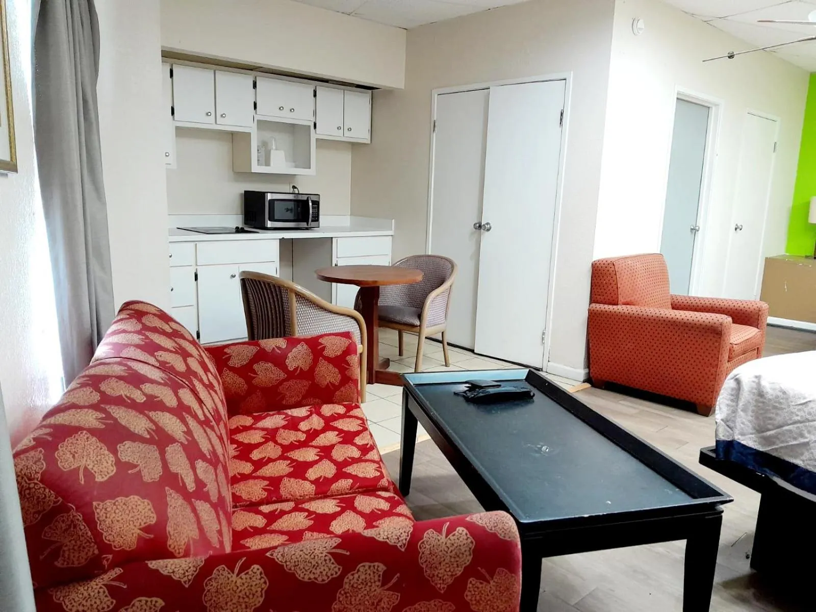 Kitchen or kitchenette in Budgetel Inn and Suites- FORT GORDON