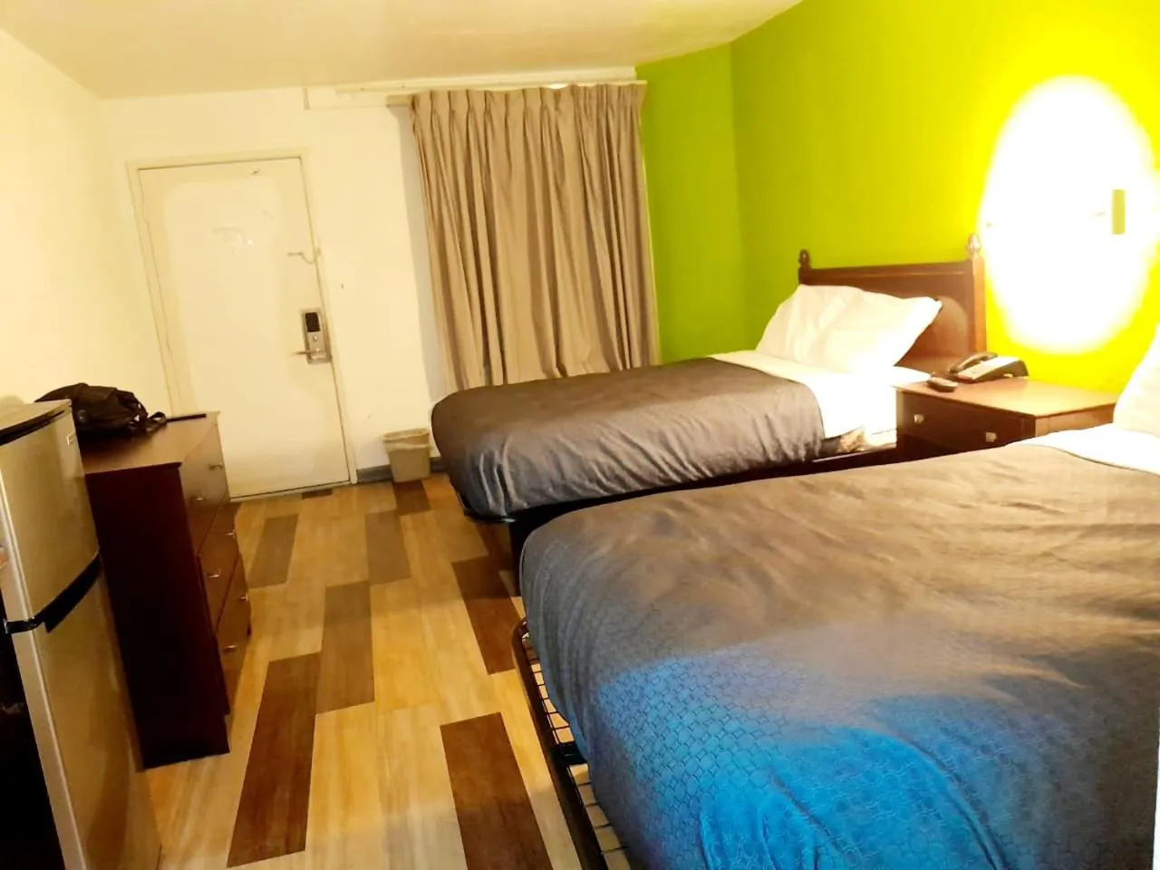 Bed in Budgetel Inn and Suites- FORT GORDON