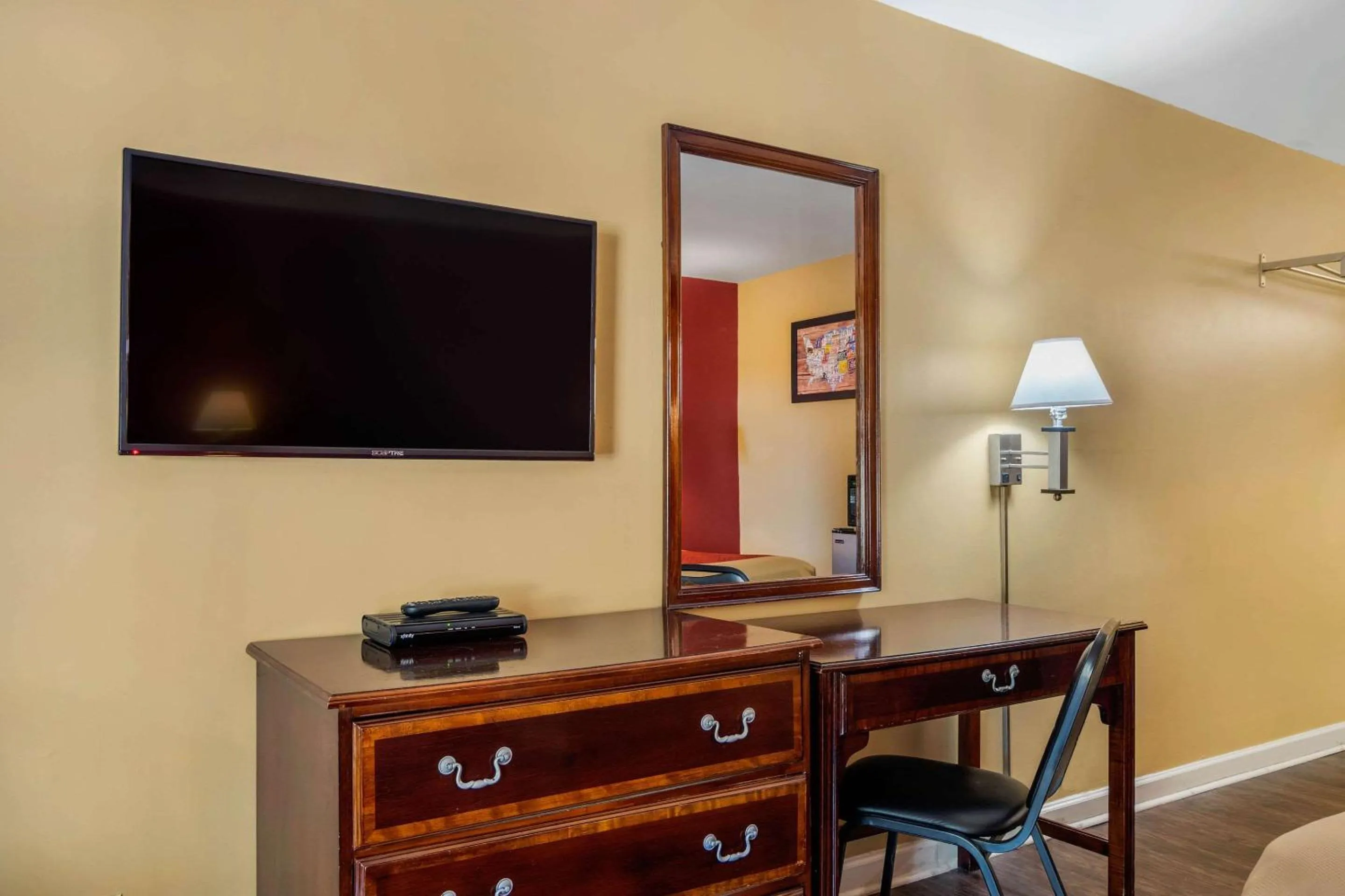 Bedroom in Econo Lodge Union City - Atlanta South