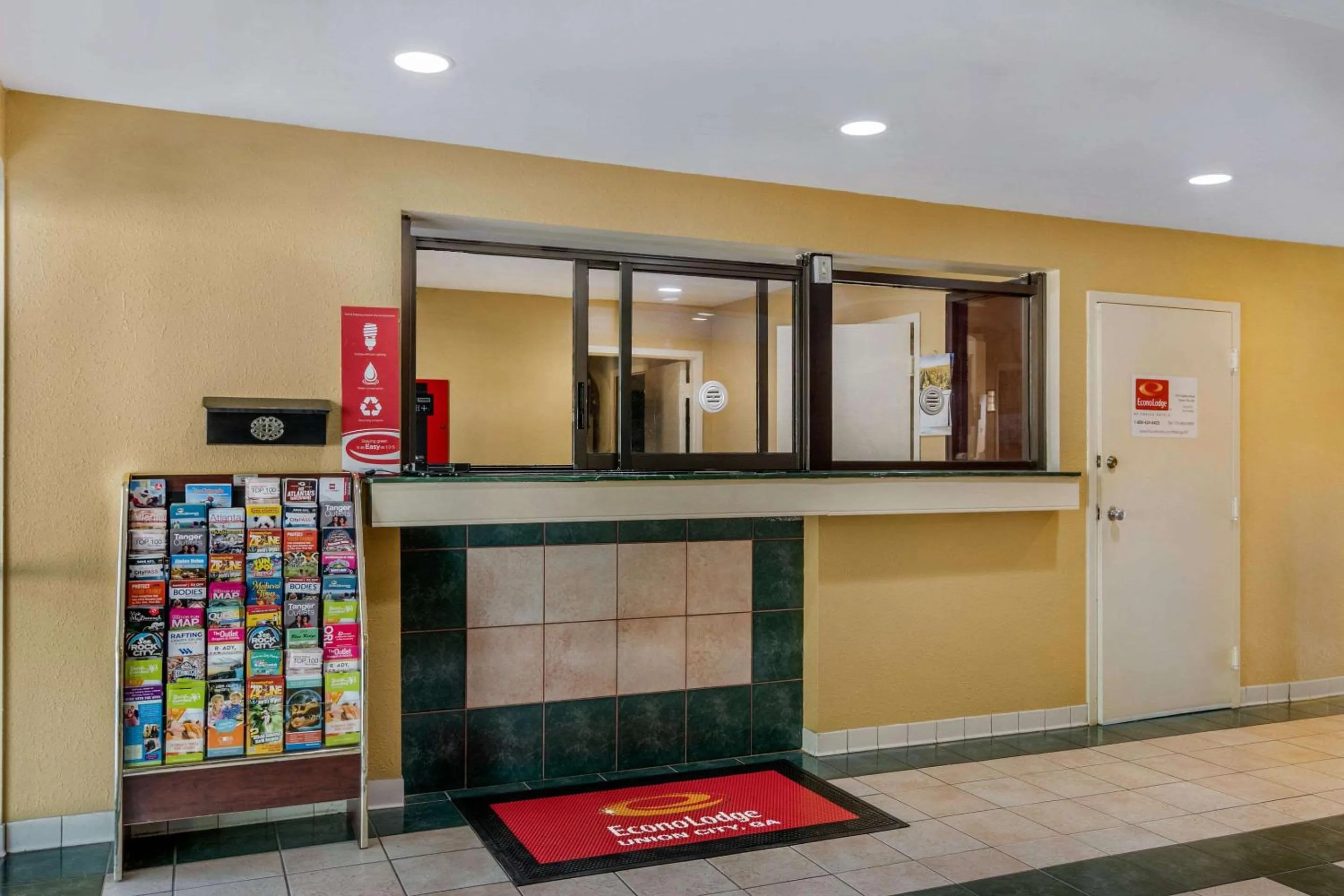 Lobby or reception in Econo Lodge Union City - Atlanta South