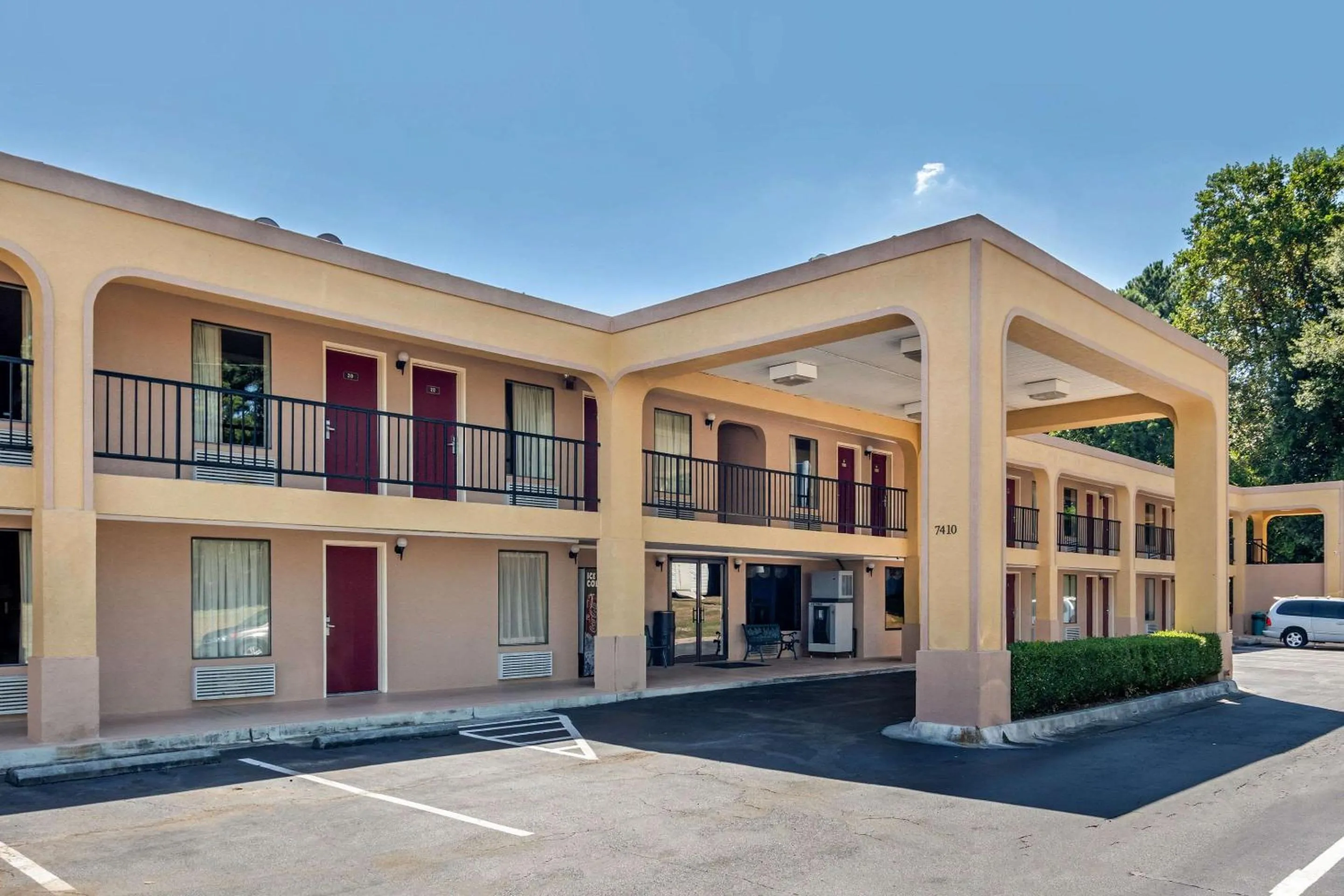 Property building in Econo Lodge Union City - Atlanta South