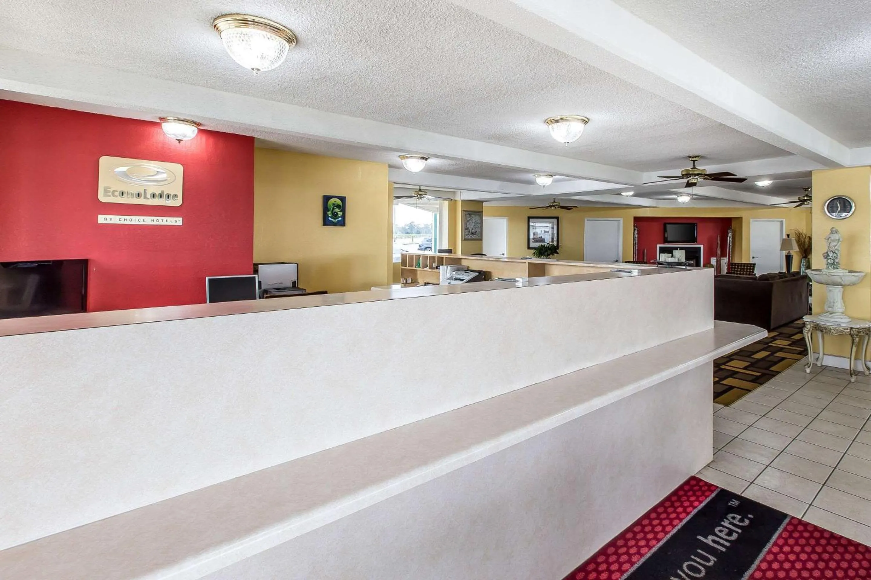 Econo Lodge Byron near Historic District - Warner Robins