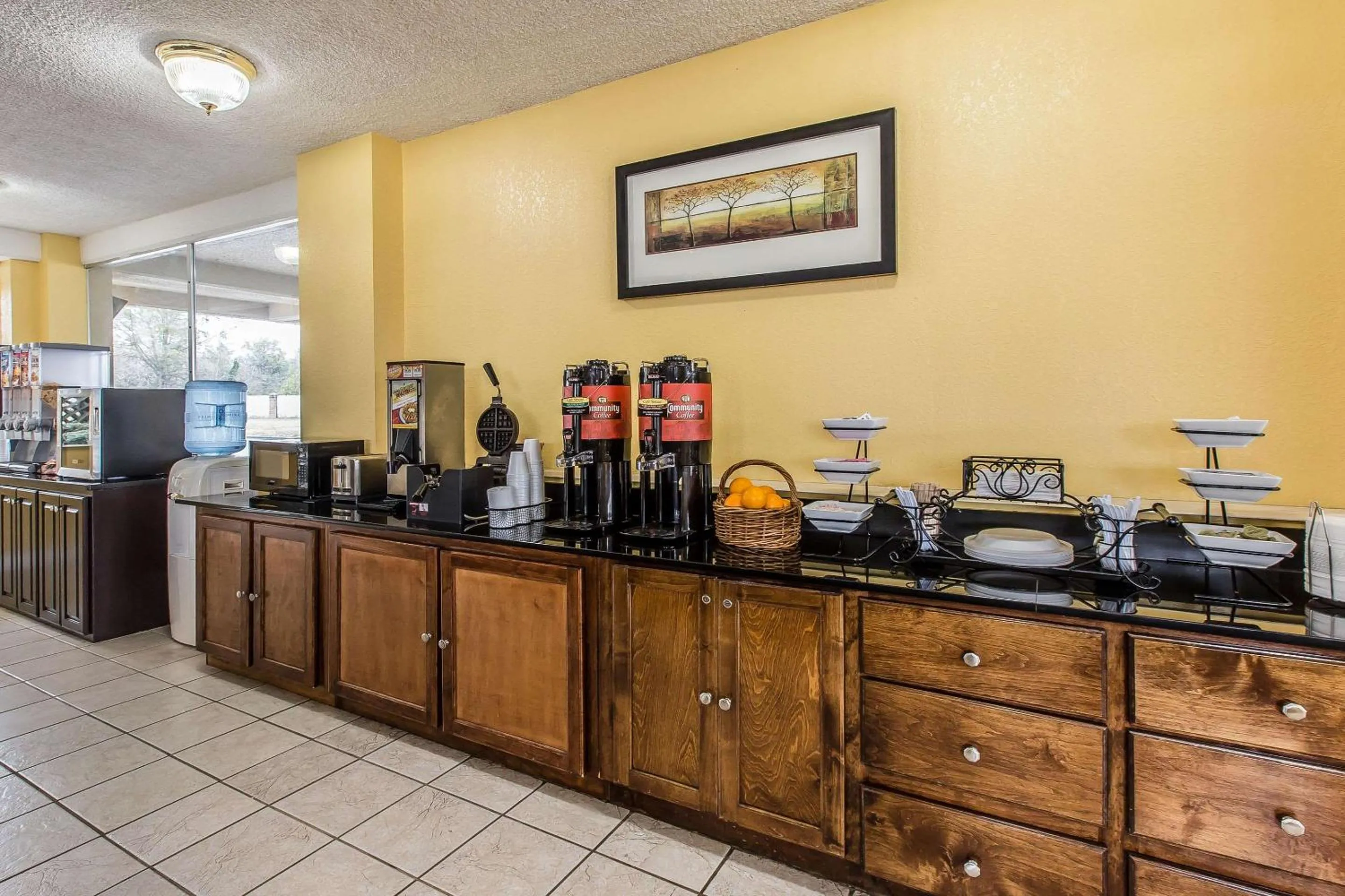 Restaurant/places to eat in Econo Lodge Byron near Historic District - Warner Robins