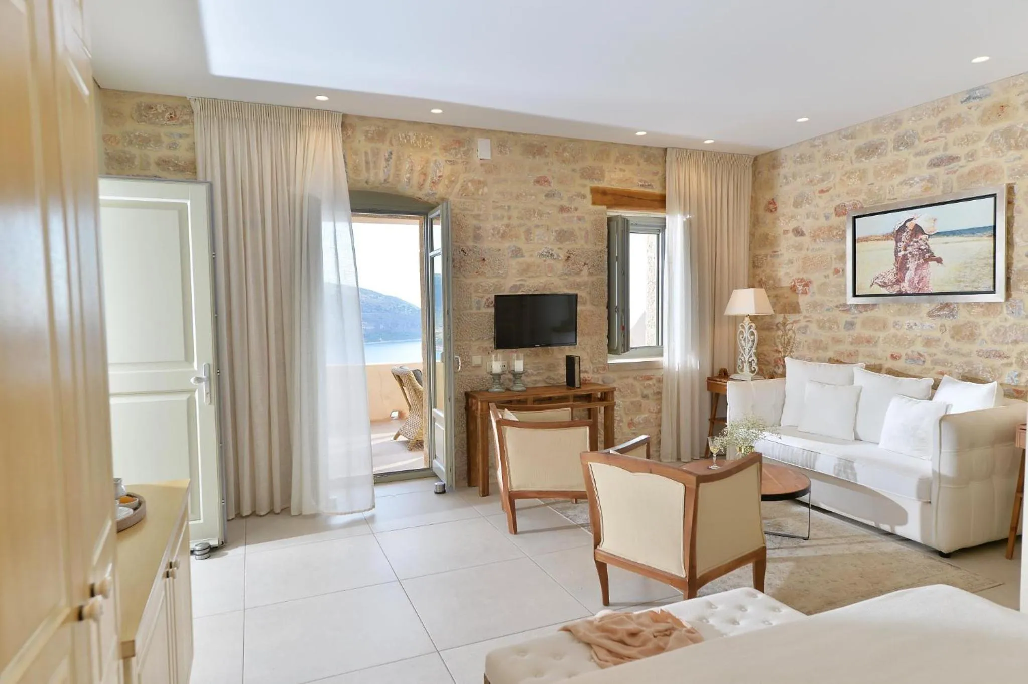 TV and multimedia, Bed in Akrolithi Boutique Hotel & Suites