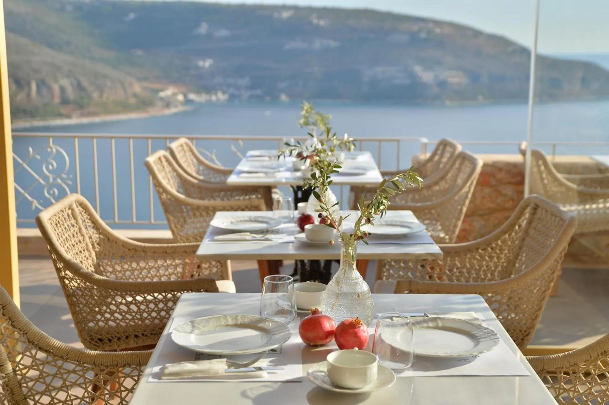 Restaurant/places to eat in Akrolithi Boutique Hotel & Suites