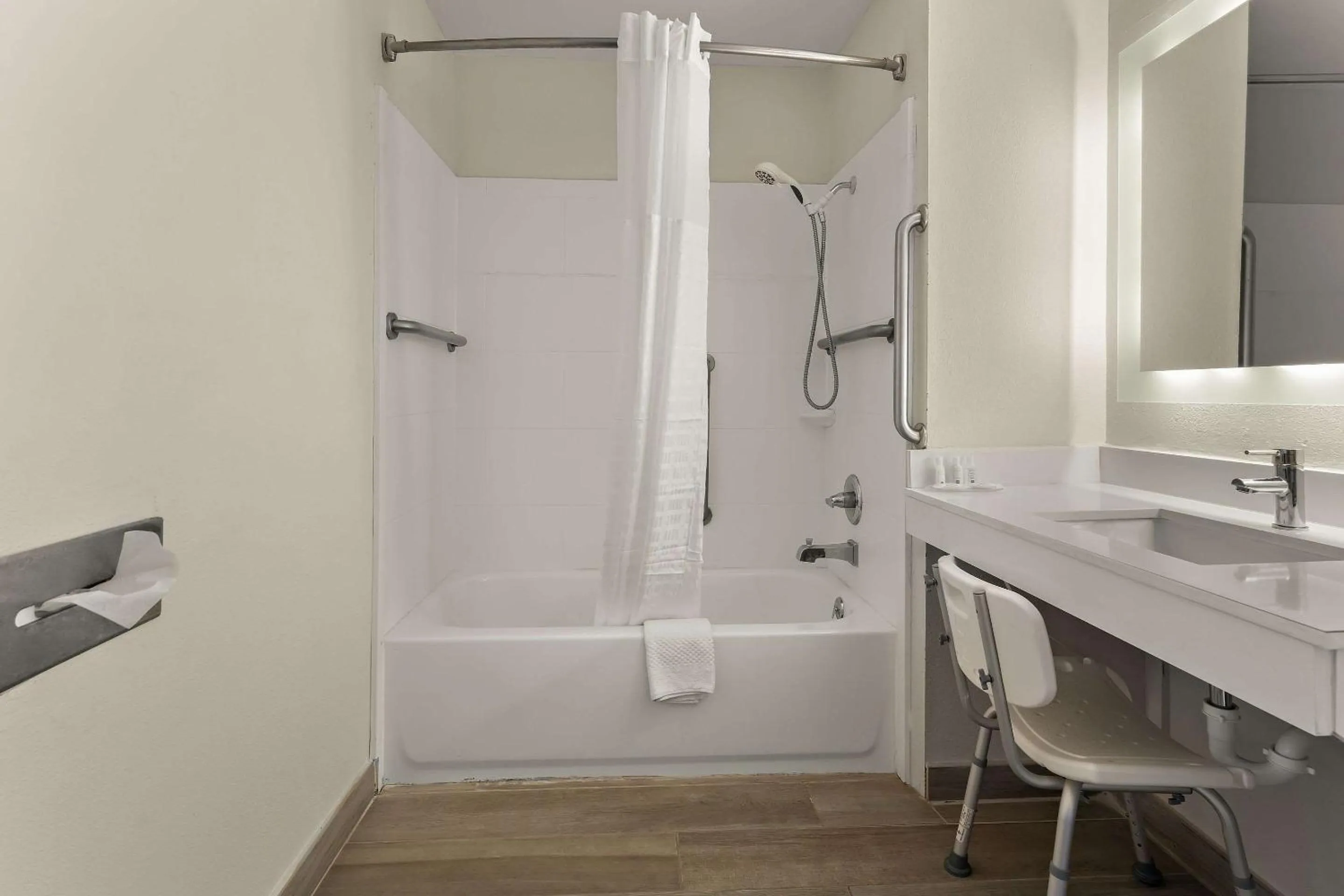 Bedroom in Quality Inn & Suites Dublin