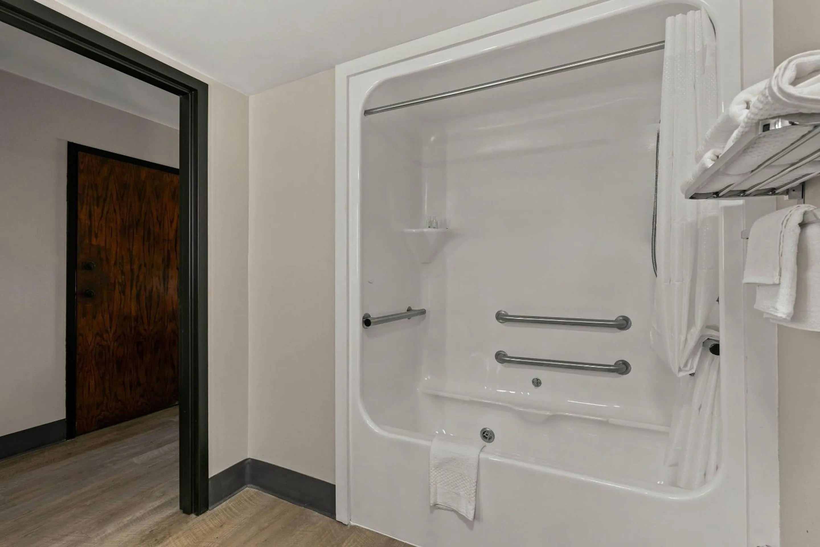 Bedroom in Quality Inn