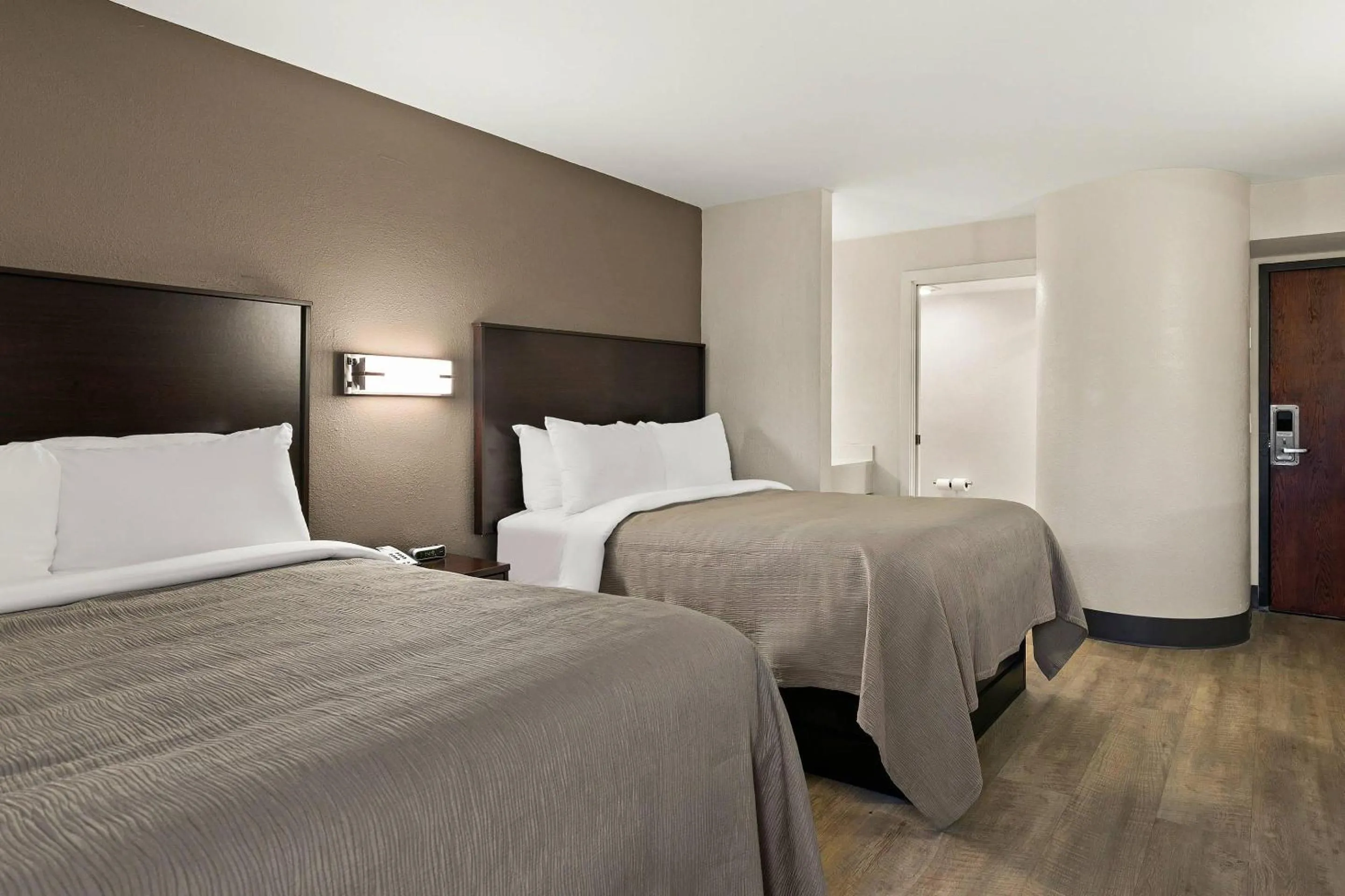 Bedroom, Bed in Quality Inn