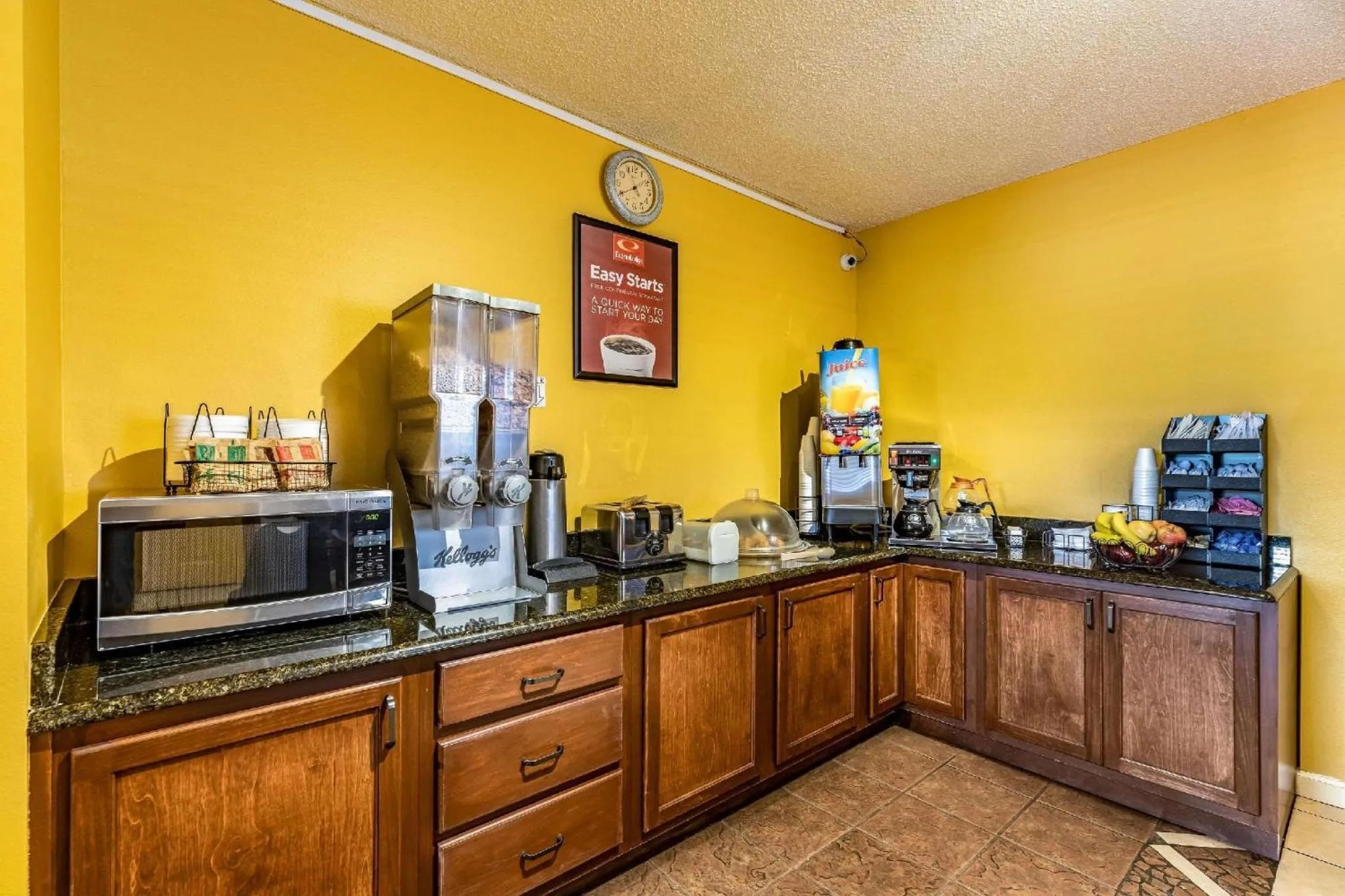 Breakfast in Econo Lodge Kingsland