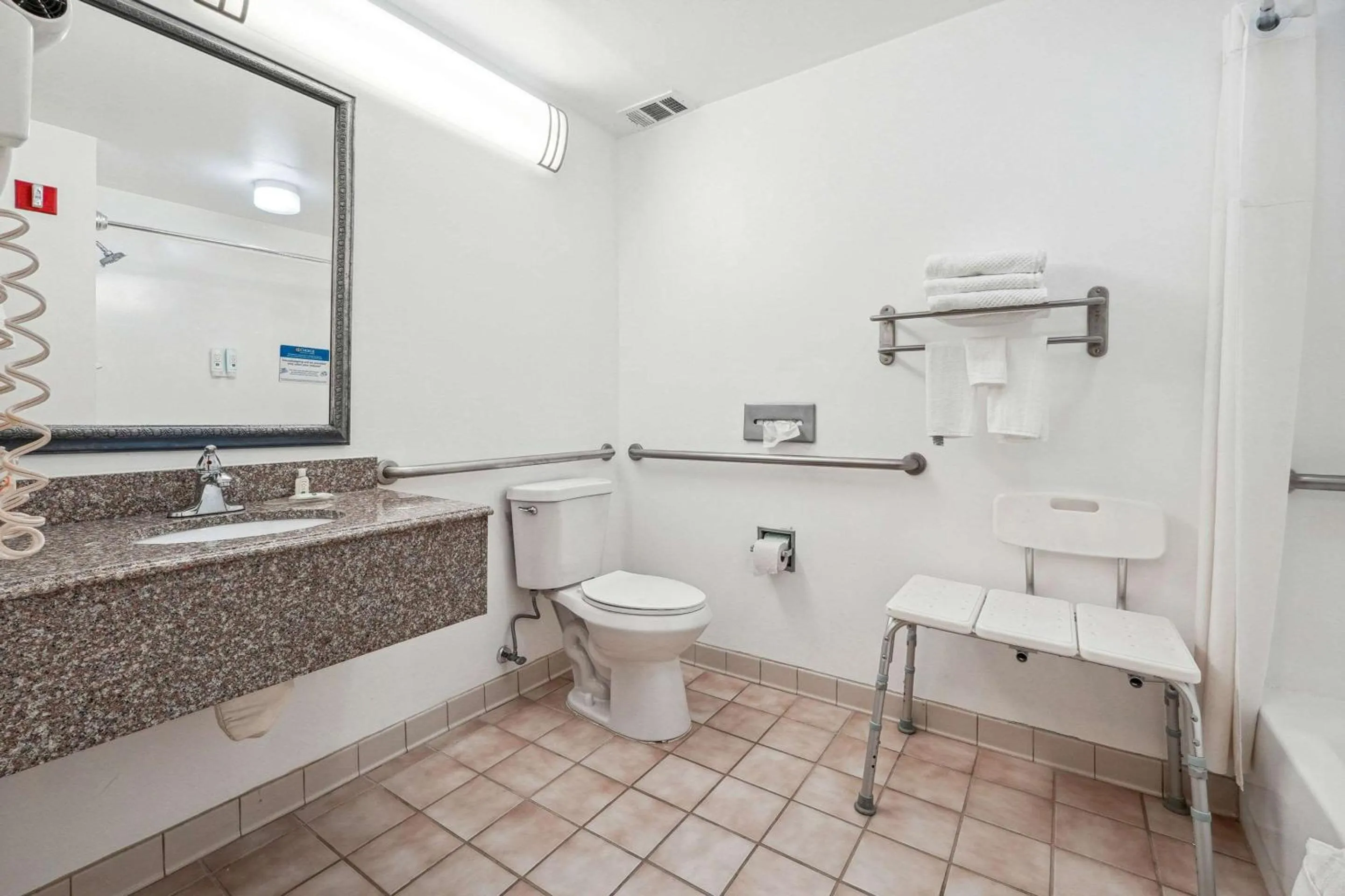 Bedroom in Quality Inn & Suites Dawsonville