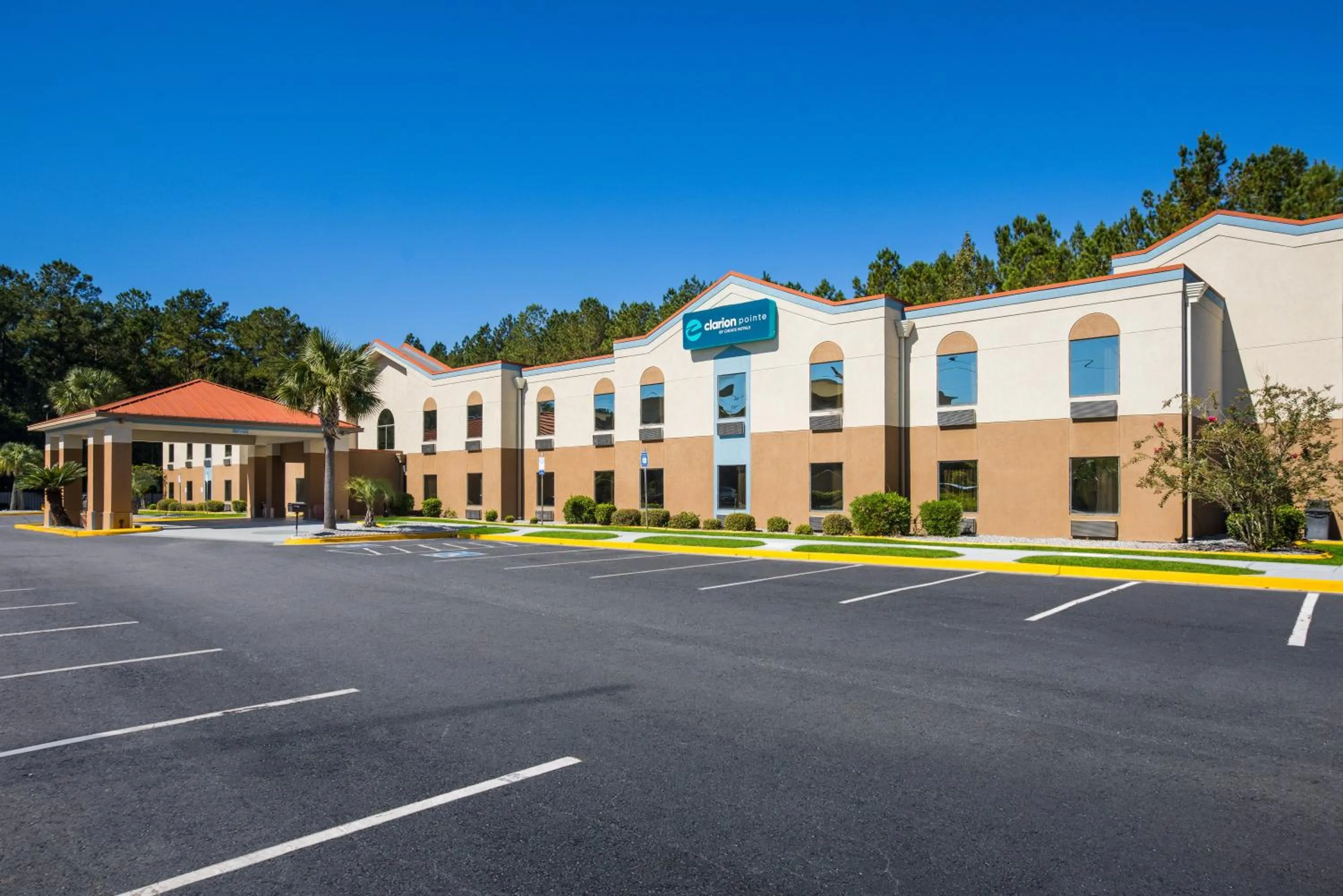 Property building in Clarion Pointe Hinesville near Fort Stewart