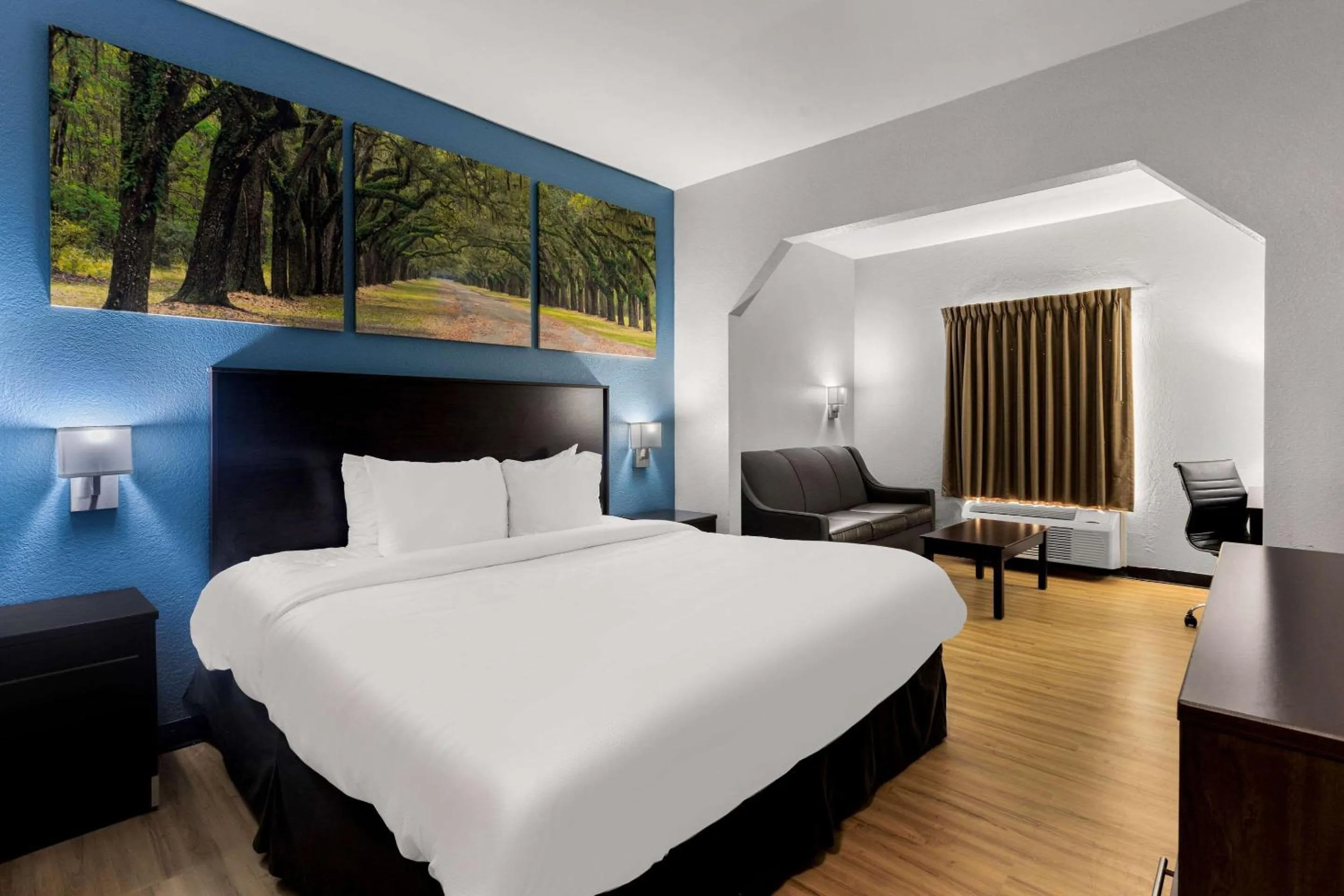 Bedroom, Bed in Clarion Pointe Hinesville near Fort Stewart