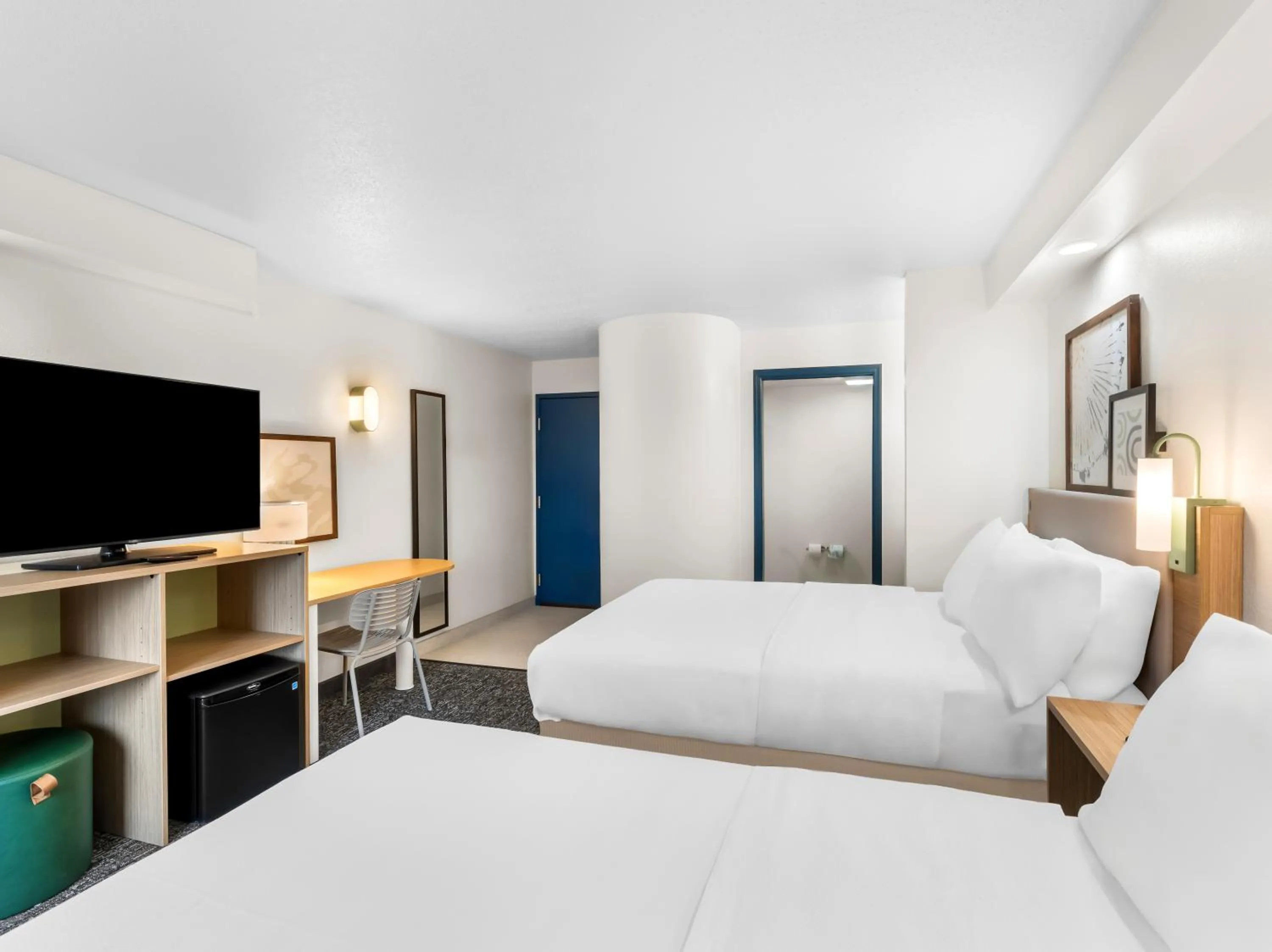 Guests, Bed in Spark by Hilton Augusta