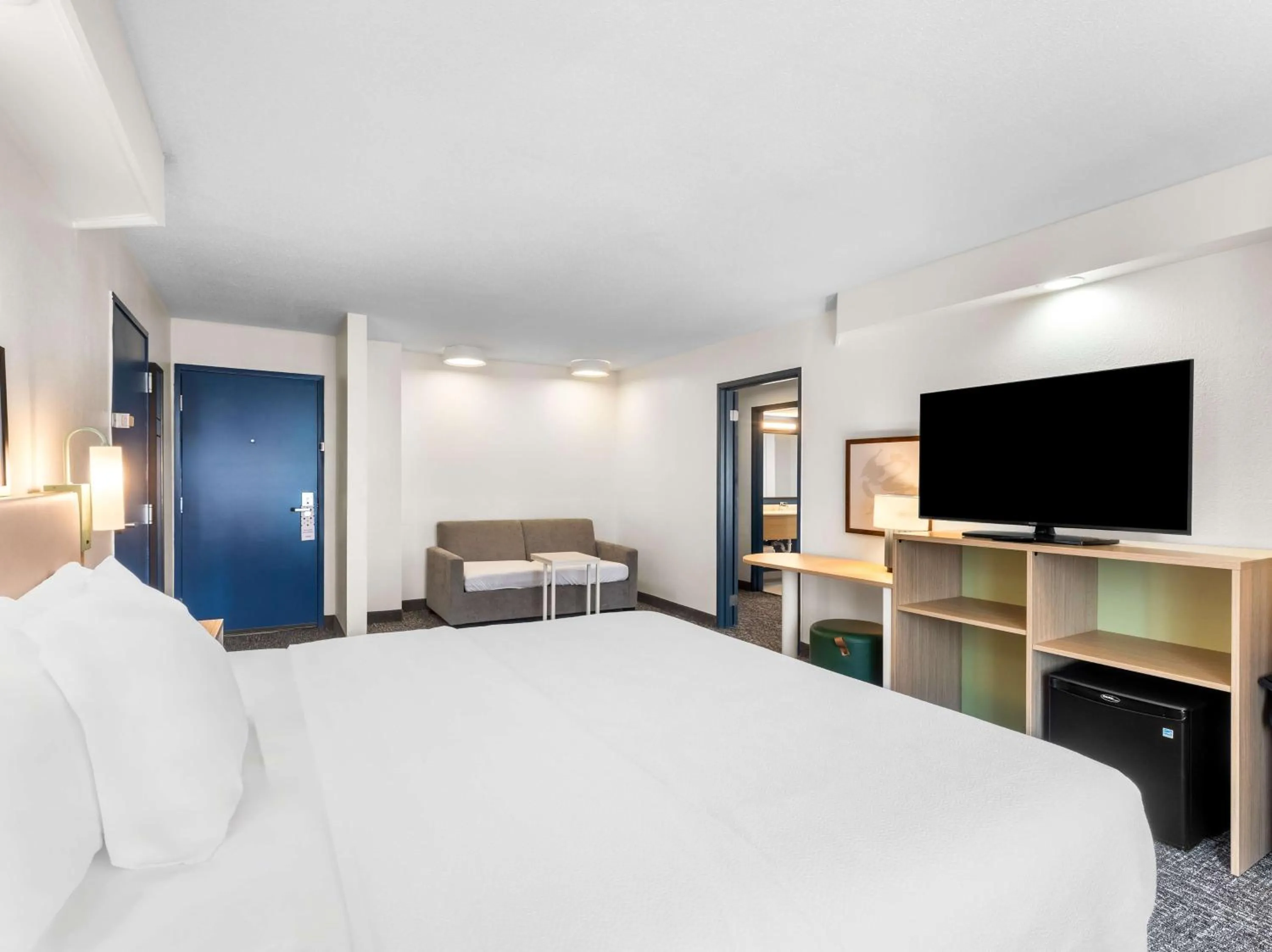 Living room, Bed in Spark by Hilton Augusta