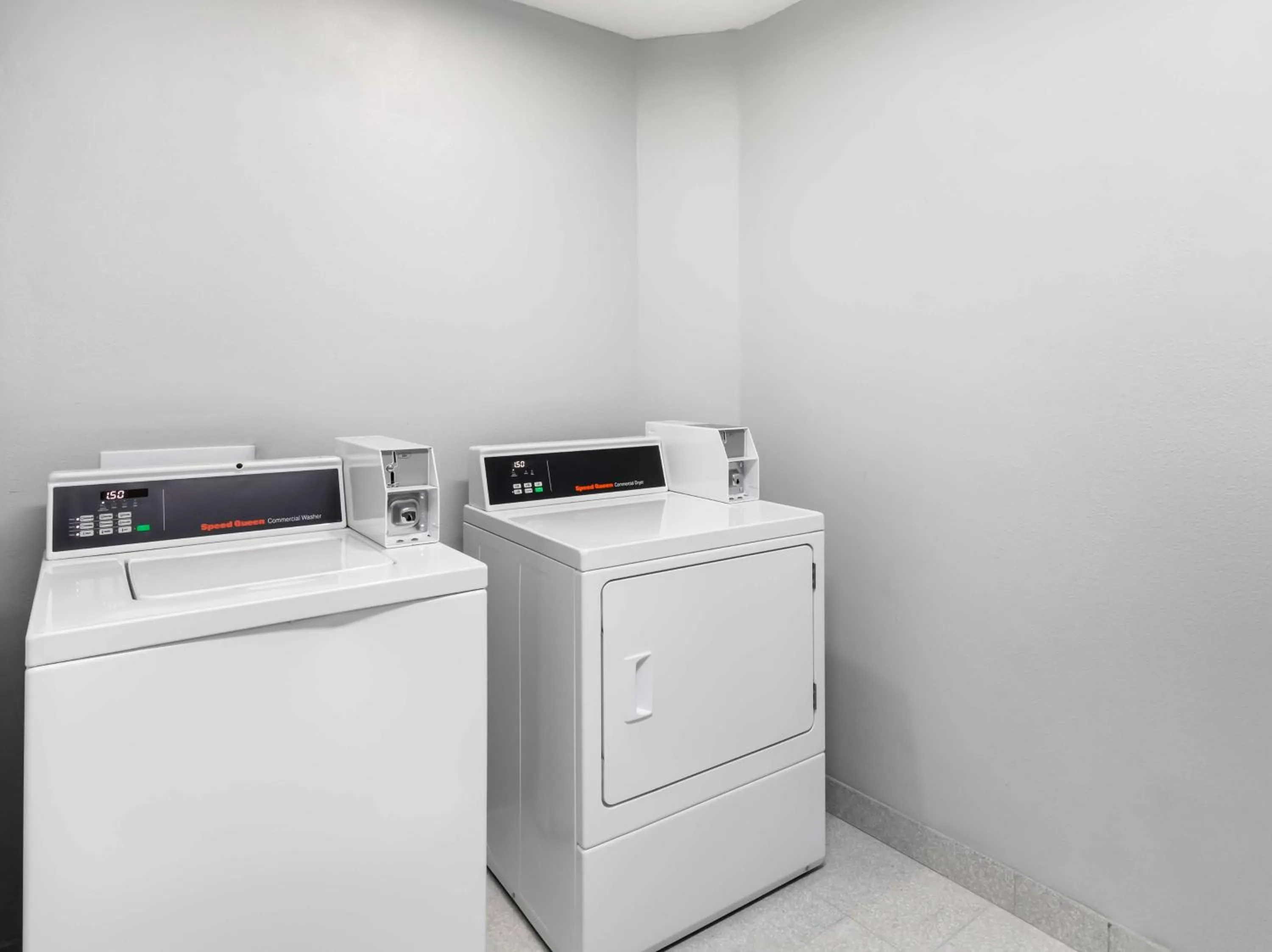 washing machine in Spark by Hilton Augusta