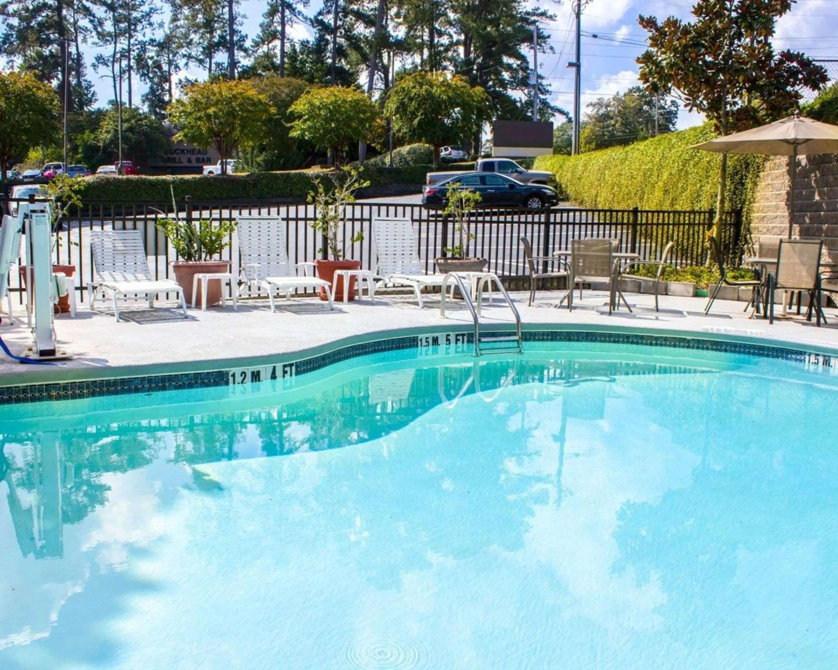 Swimming pool in Sleep Inn & Suites Near Columbus - State University Area
