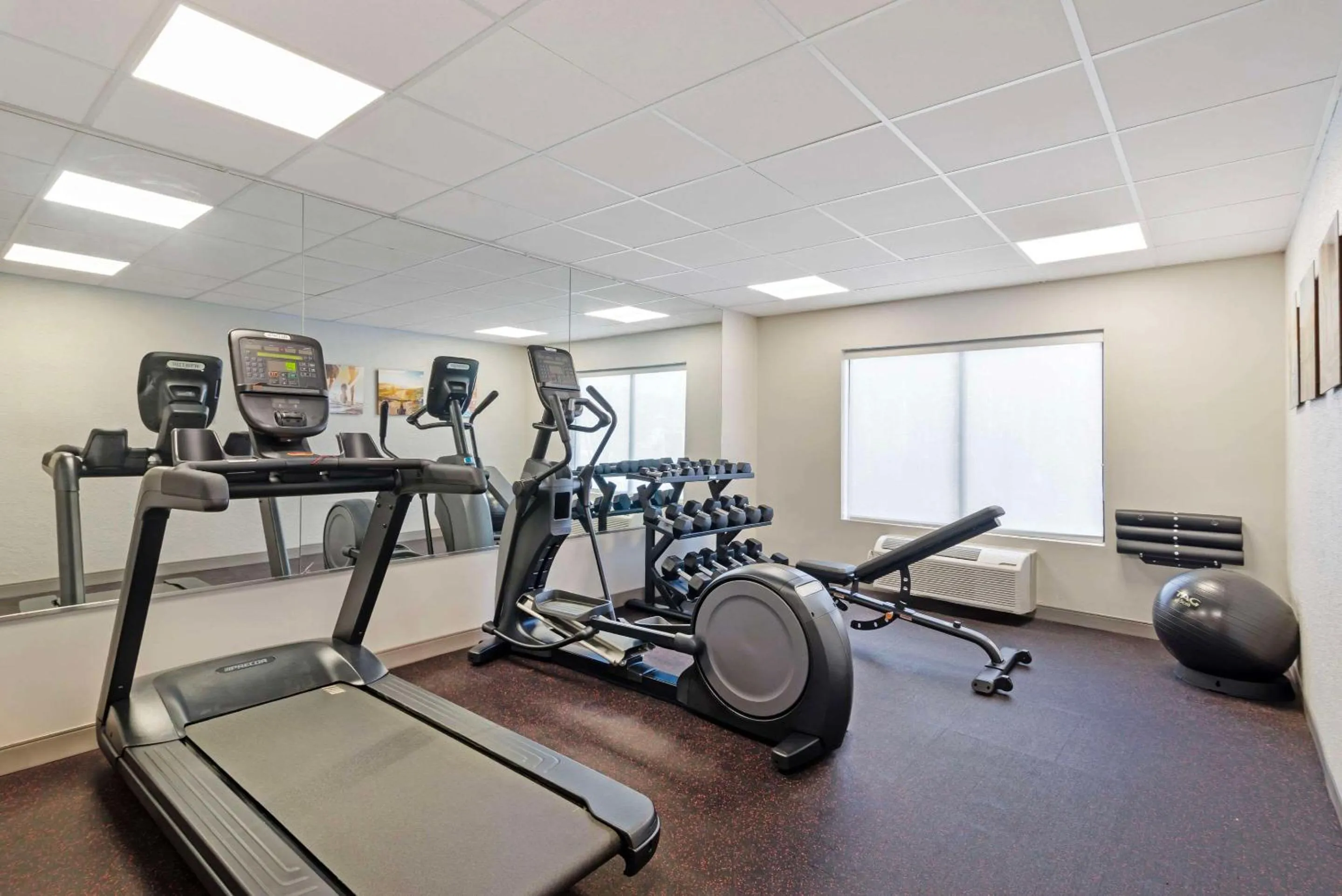 Fitness centre/facilities in Comfort Suites Northside Hospital Gwinnett