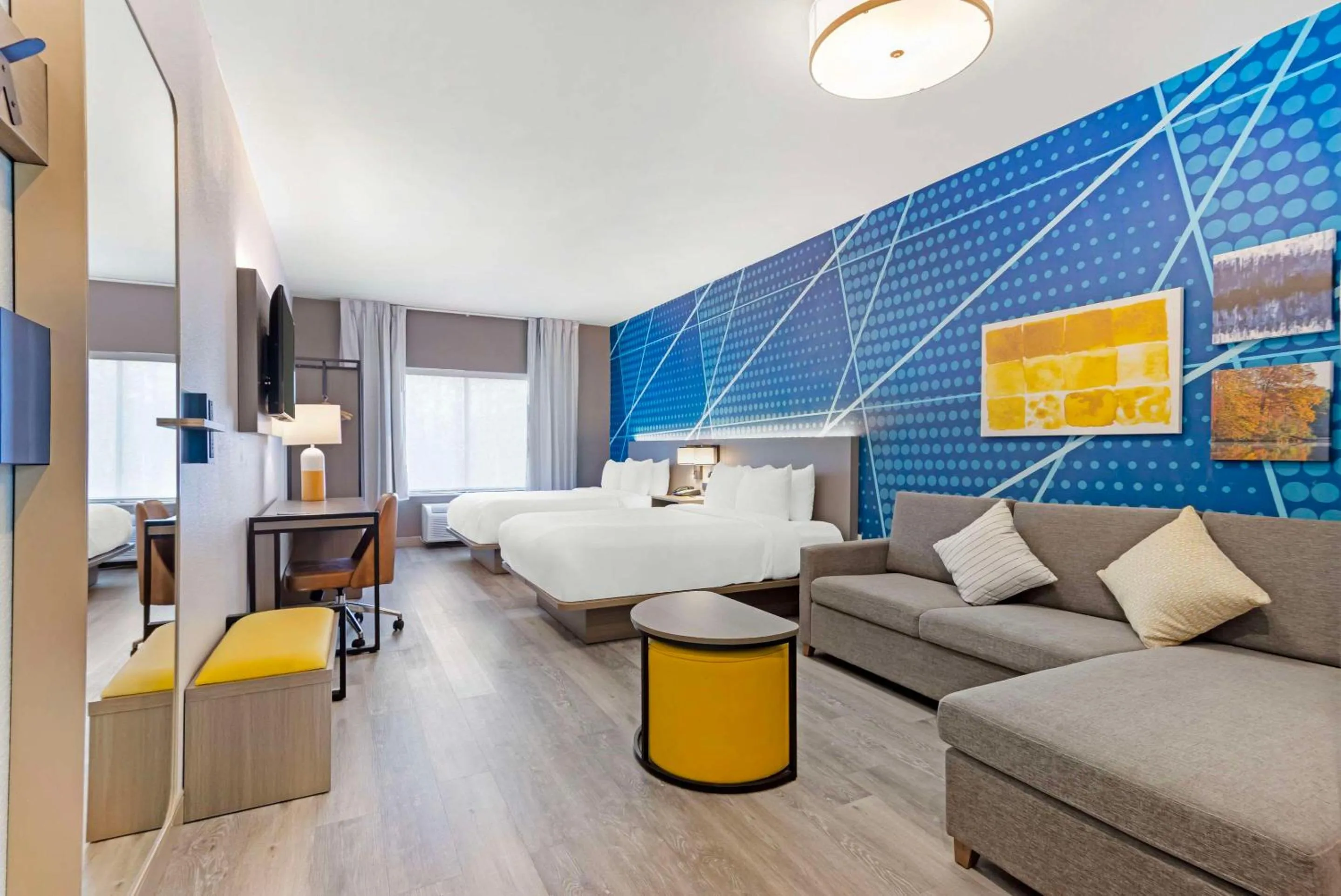 Bedroom, Bed in Comfort Suites Northside Hospital Gwinnett