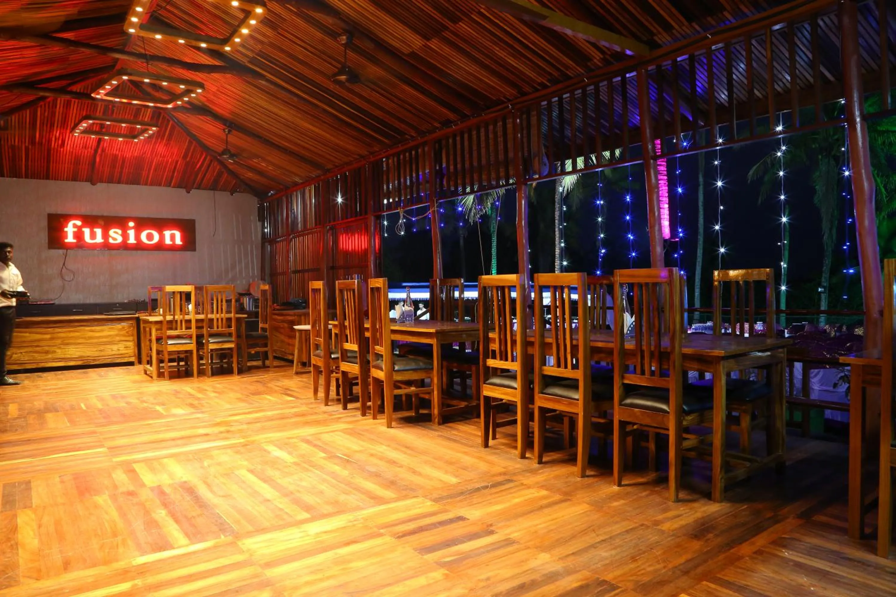 Restaurant/places to eat in Rainforest Resort