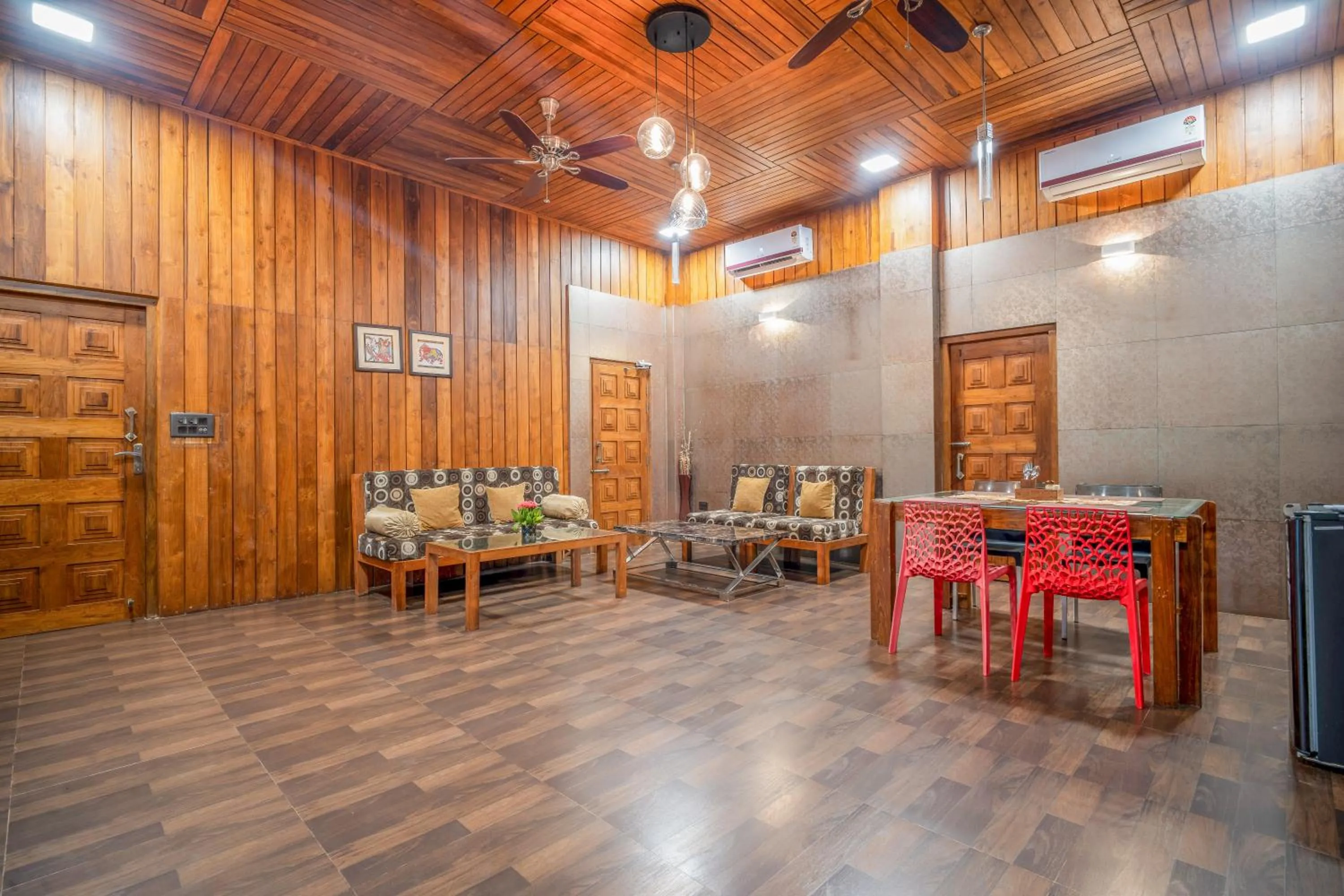 Living room in Rainforest Resort