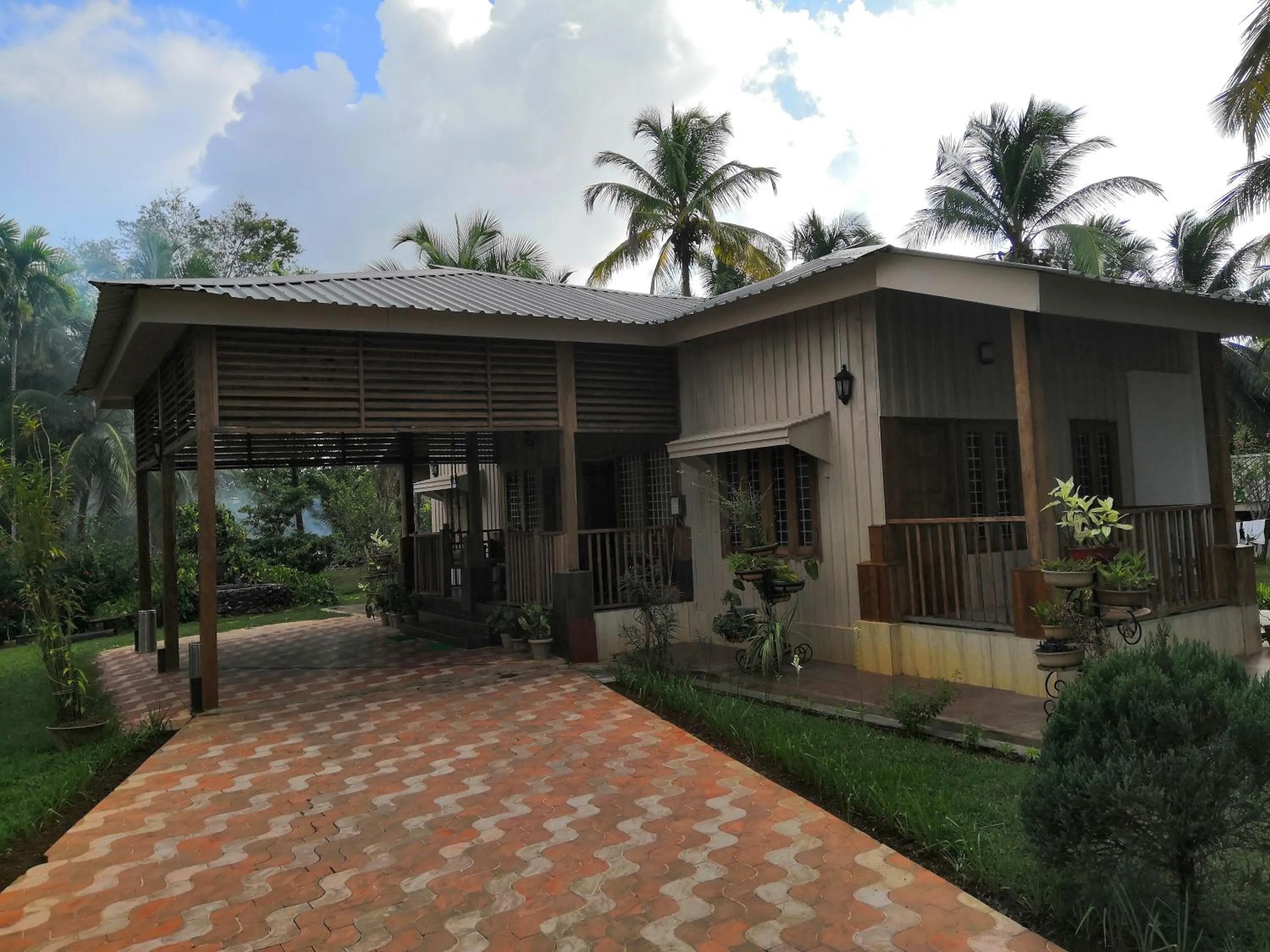Property building in Rainforest Resort