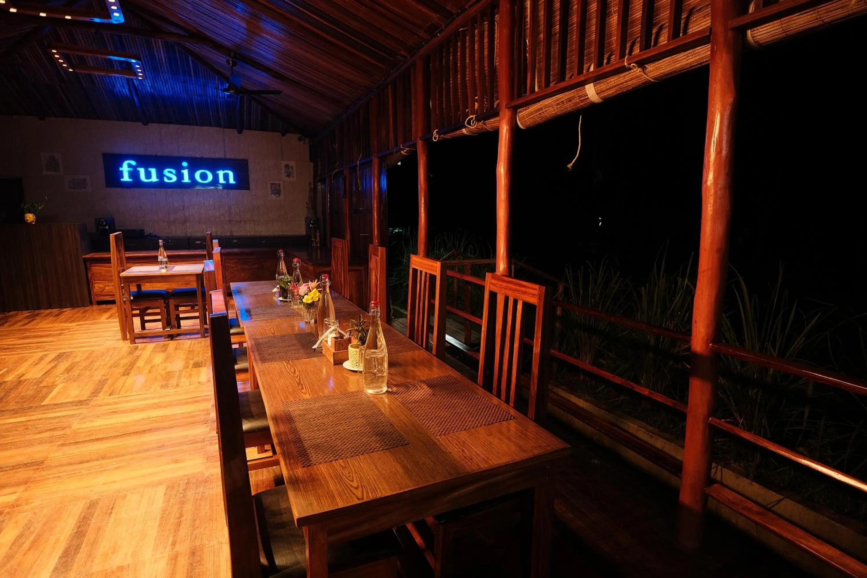 Restaurant/places to eat in Rainforest Resort